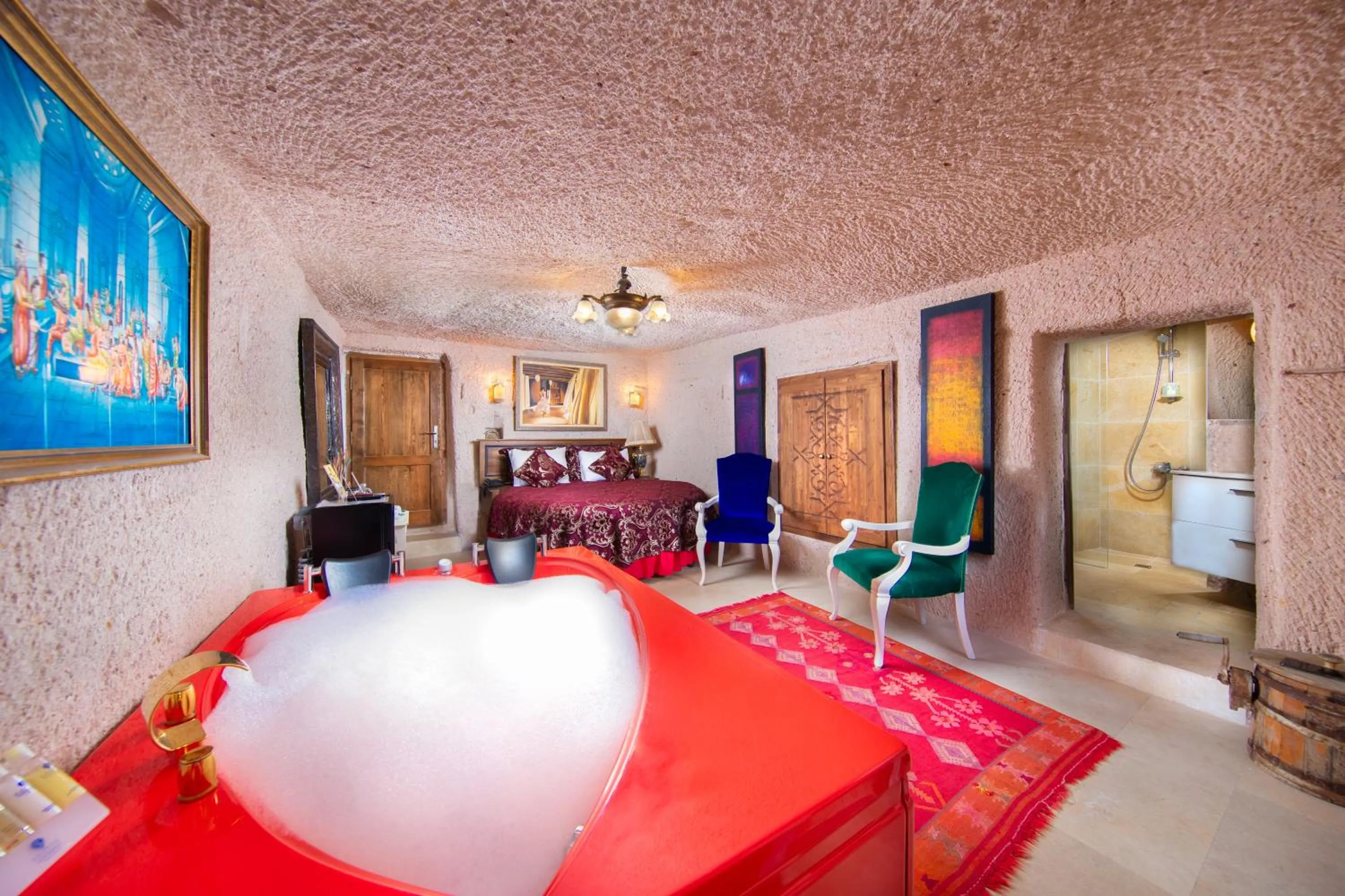 Fairy Chimney Suite with Ballon View in Cappadocia Fairy Chimneys Selfie Cave Hotels - Special Class
