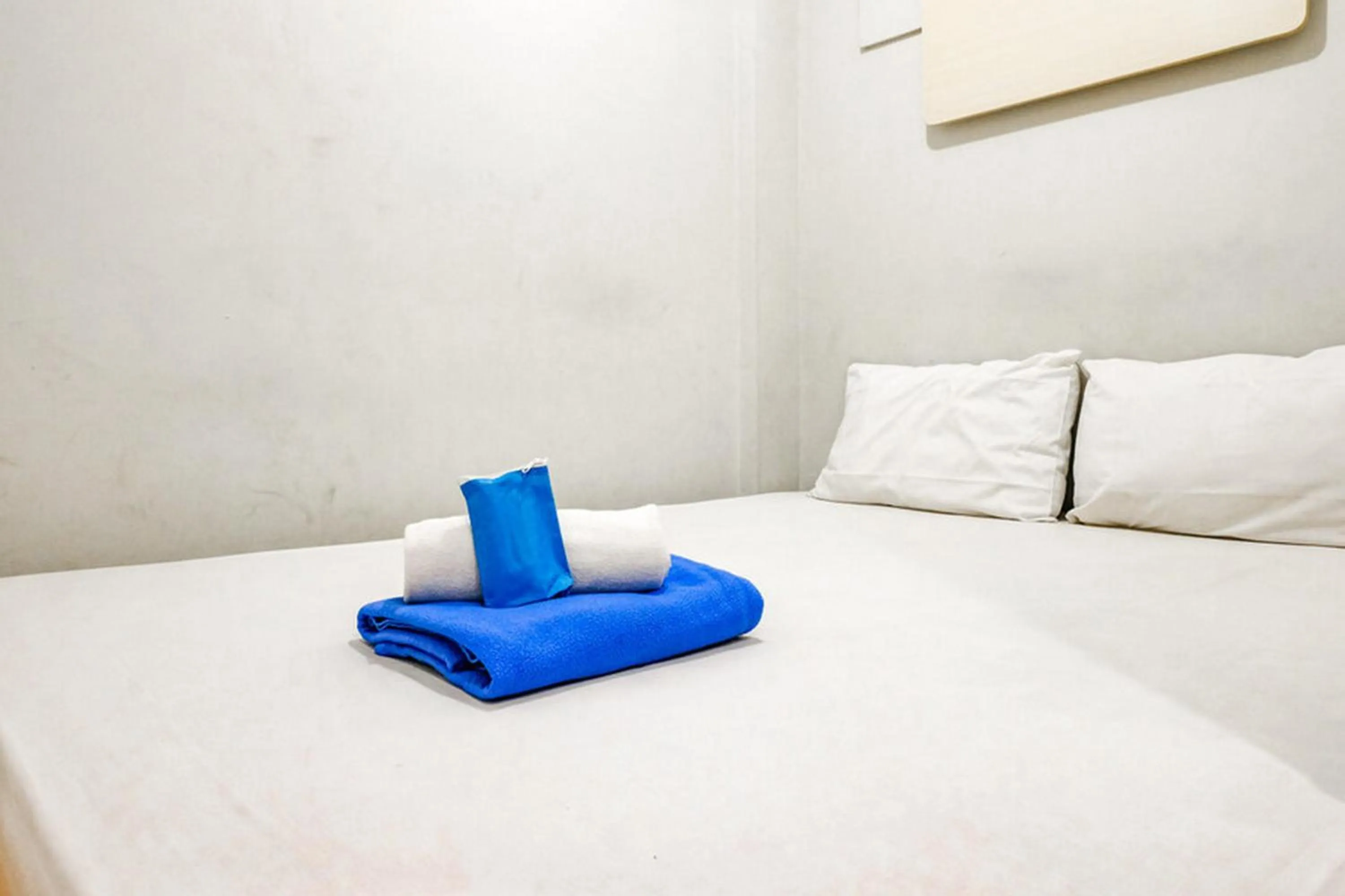 Standard Double Room in Marson Interkota Residence Mitra RedDoorz