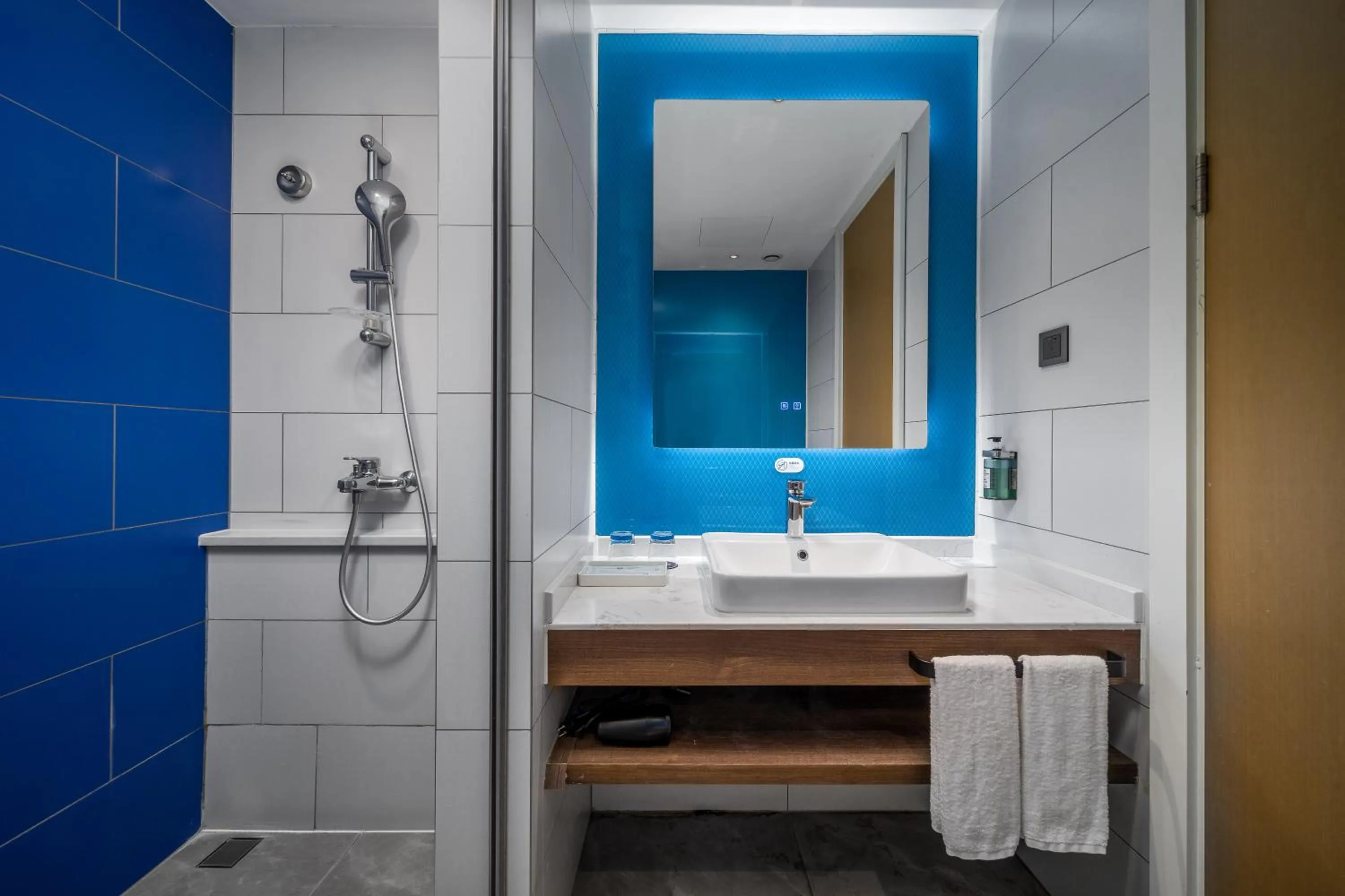 Standard King Room in Holiday Inn Express Changsha South Railway Station by IHG