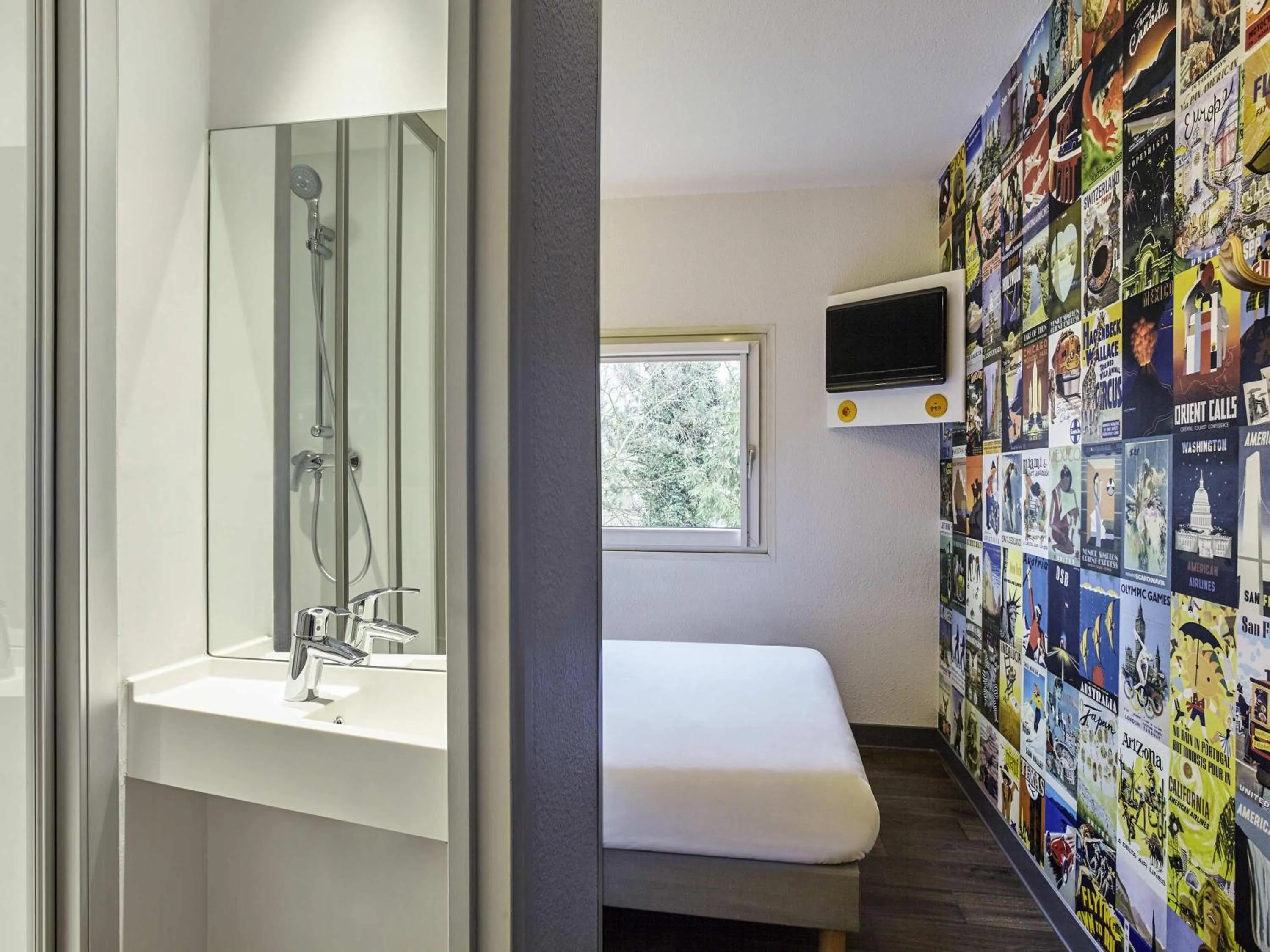 Cabrio Room with Private Bathroom in hotelF1 Villeneuve Loubet