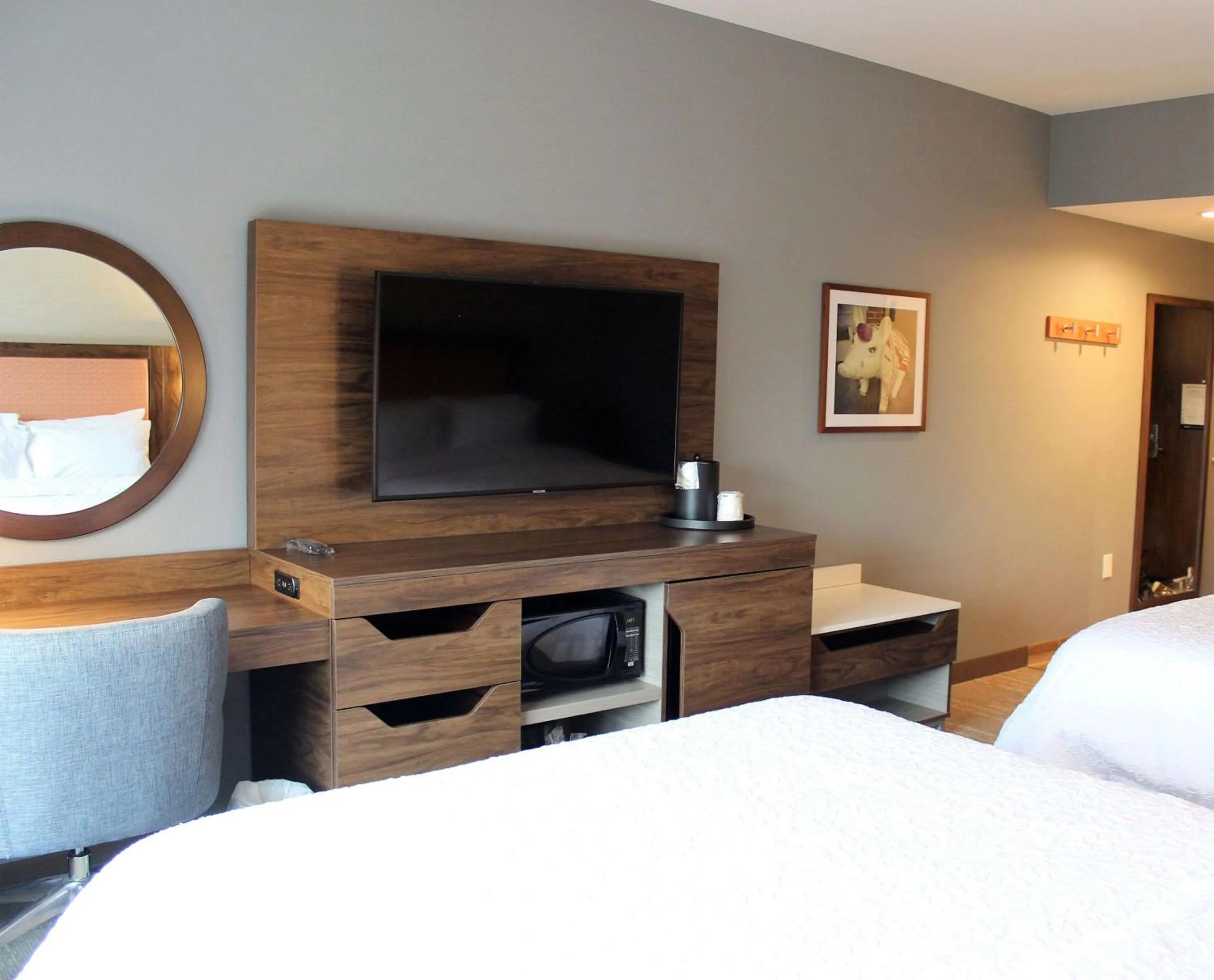 Queen Room with Two Queen Beds - Hearing Access/Non-Smoking in Hampton Inn Lexington