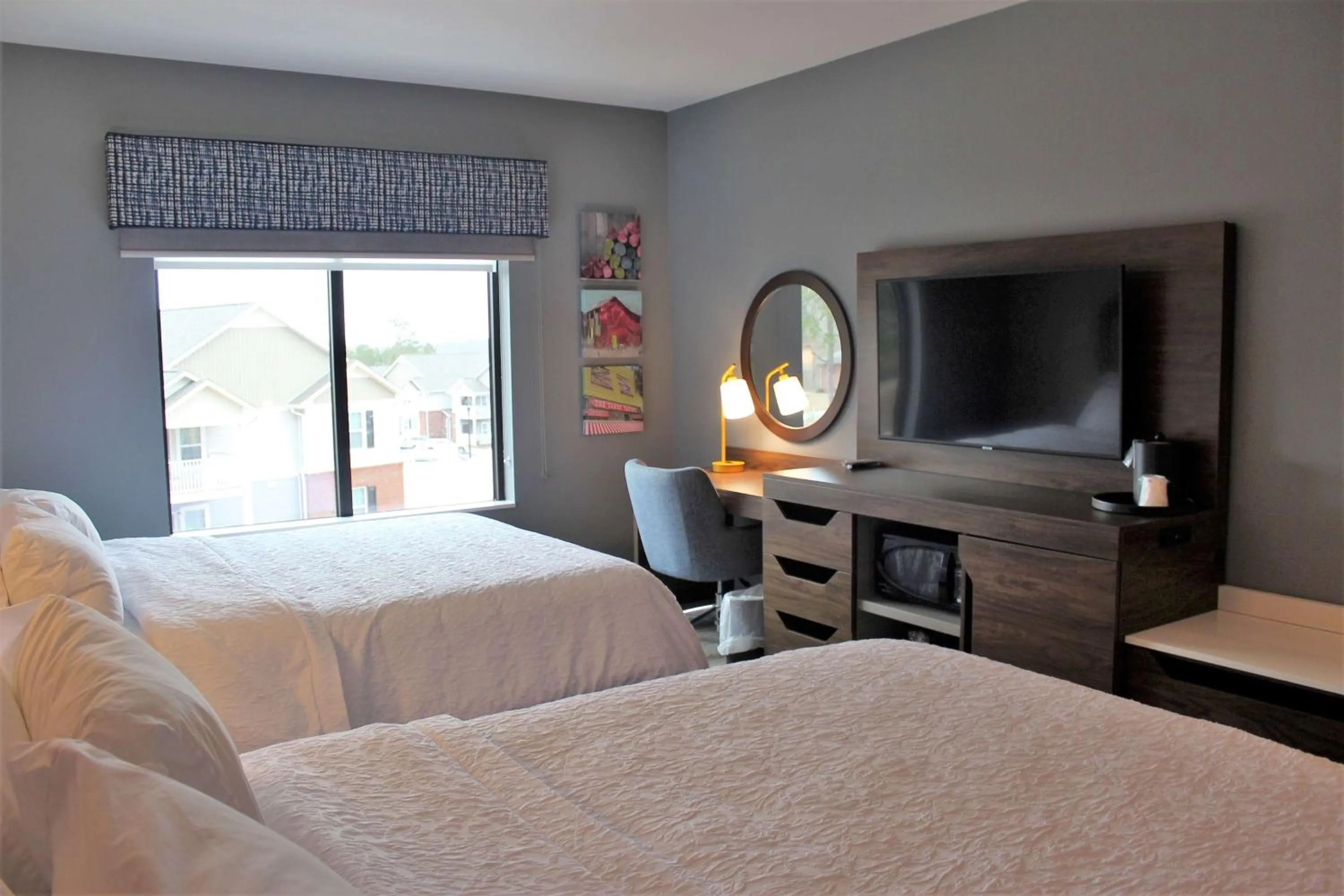 Queen Room with Bath Tub - Mobility Access/Non-Smoking in Hampton Inn Lexington