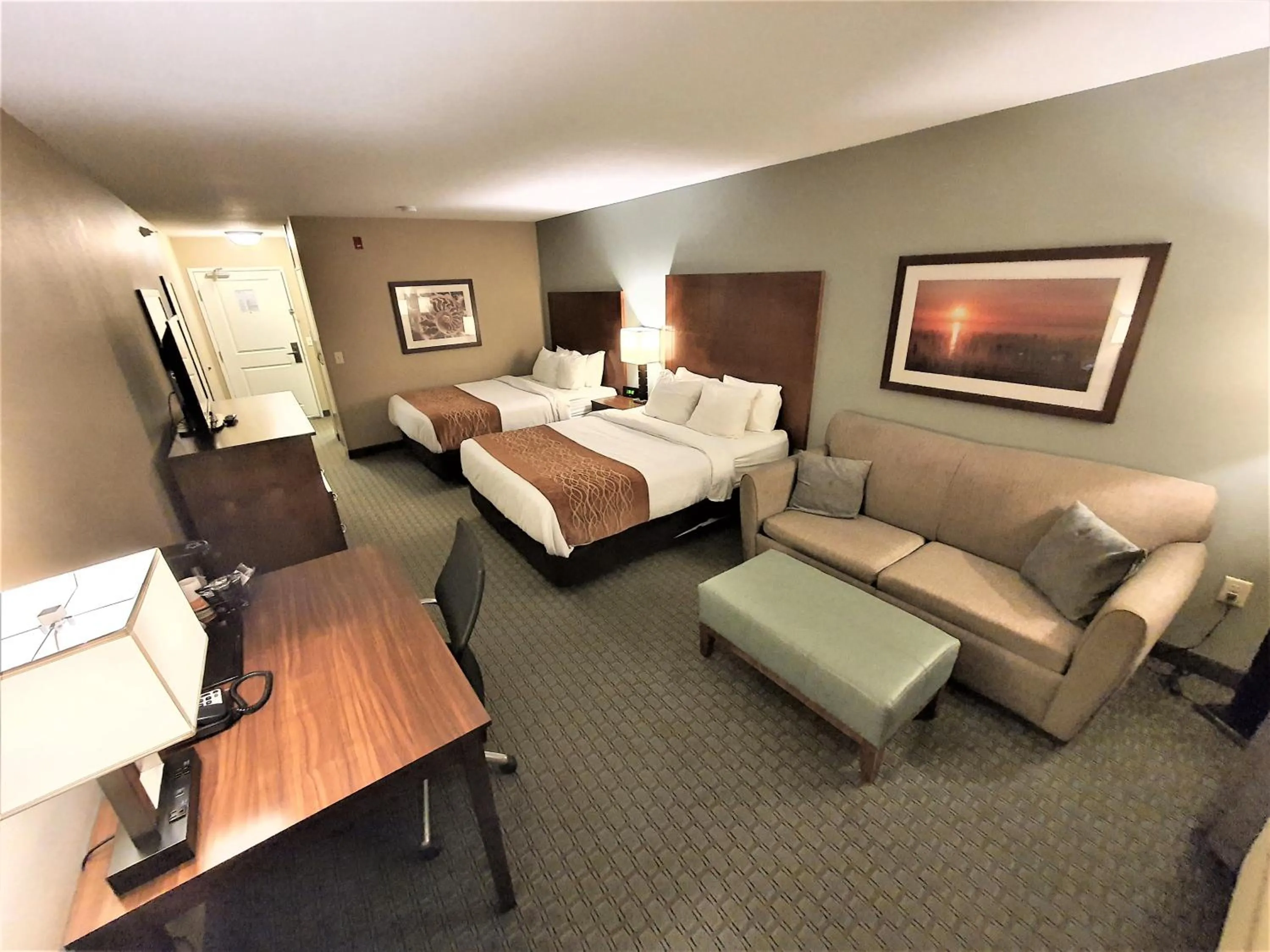 Family Room with Bath in AmeriVu Inn and Suites - Chisago City