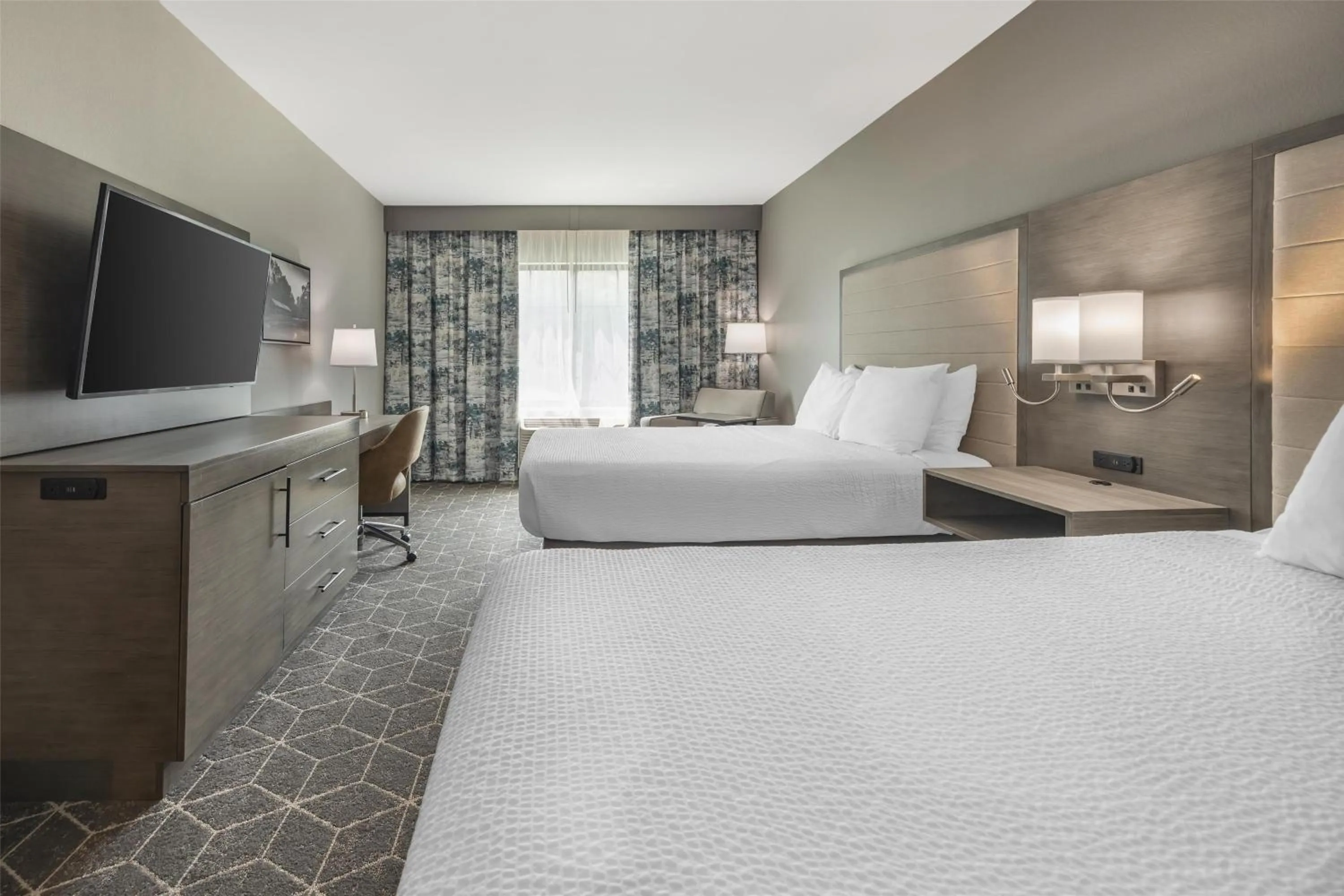 Queen Room with Two Queen Beds and Walk-In Shower - Disability Access/Non-Smoking in Best Western Plus Lawrenceburg