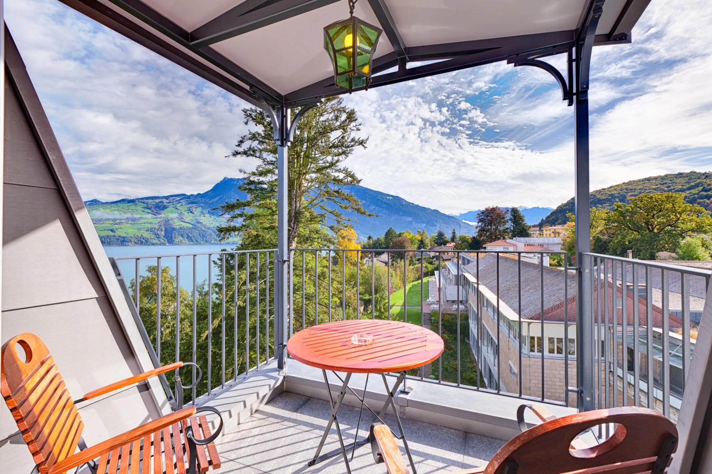 Penthouse Junior Suite with Lake View - single occupancy in Belvédère Strandhotel