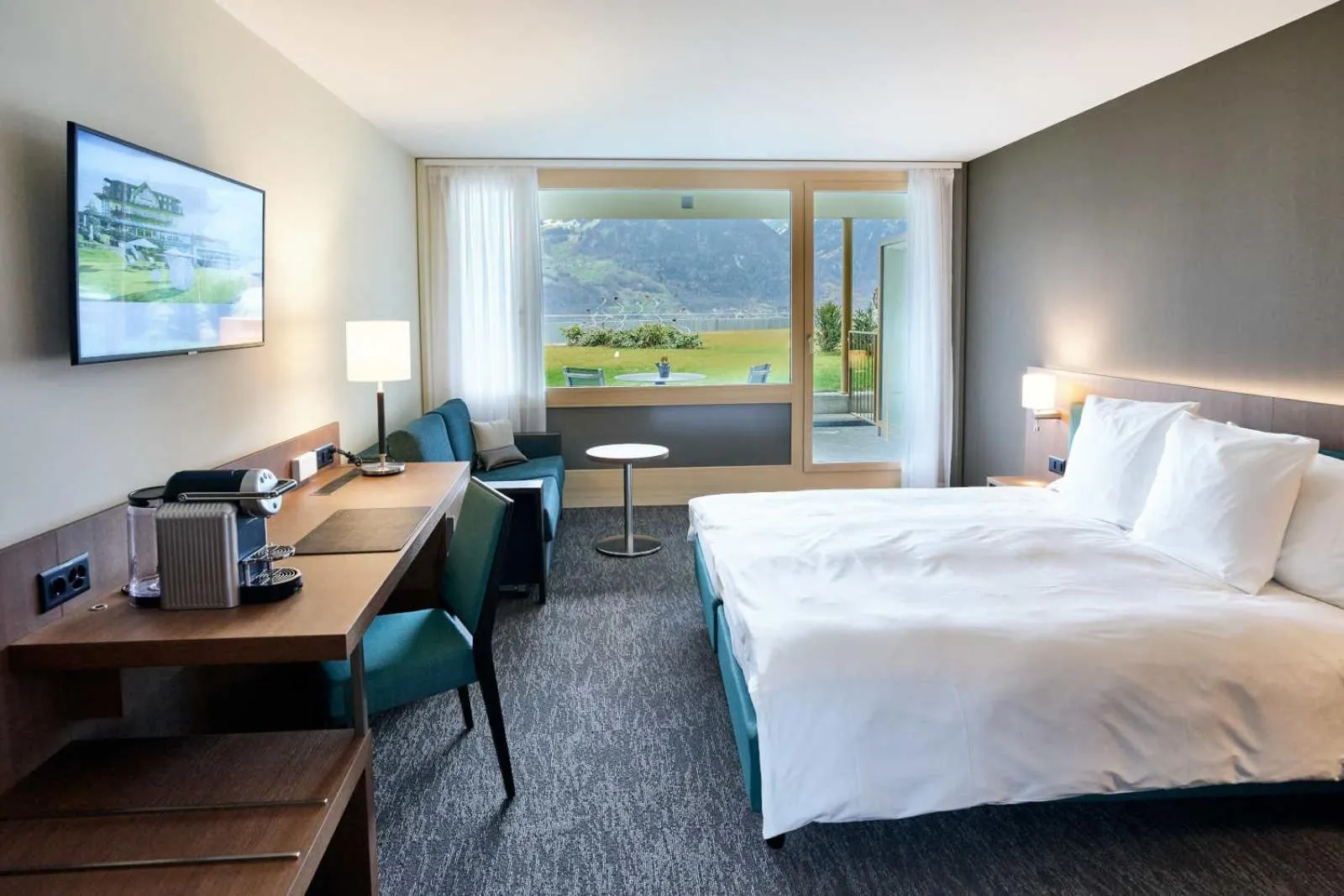 Premium Lakeside Double Room in Belvédère Strandhotel