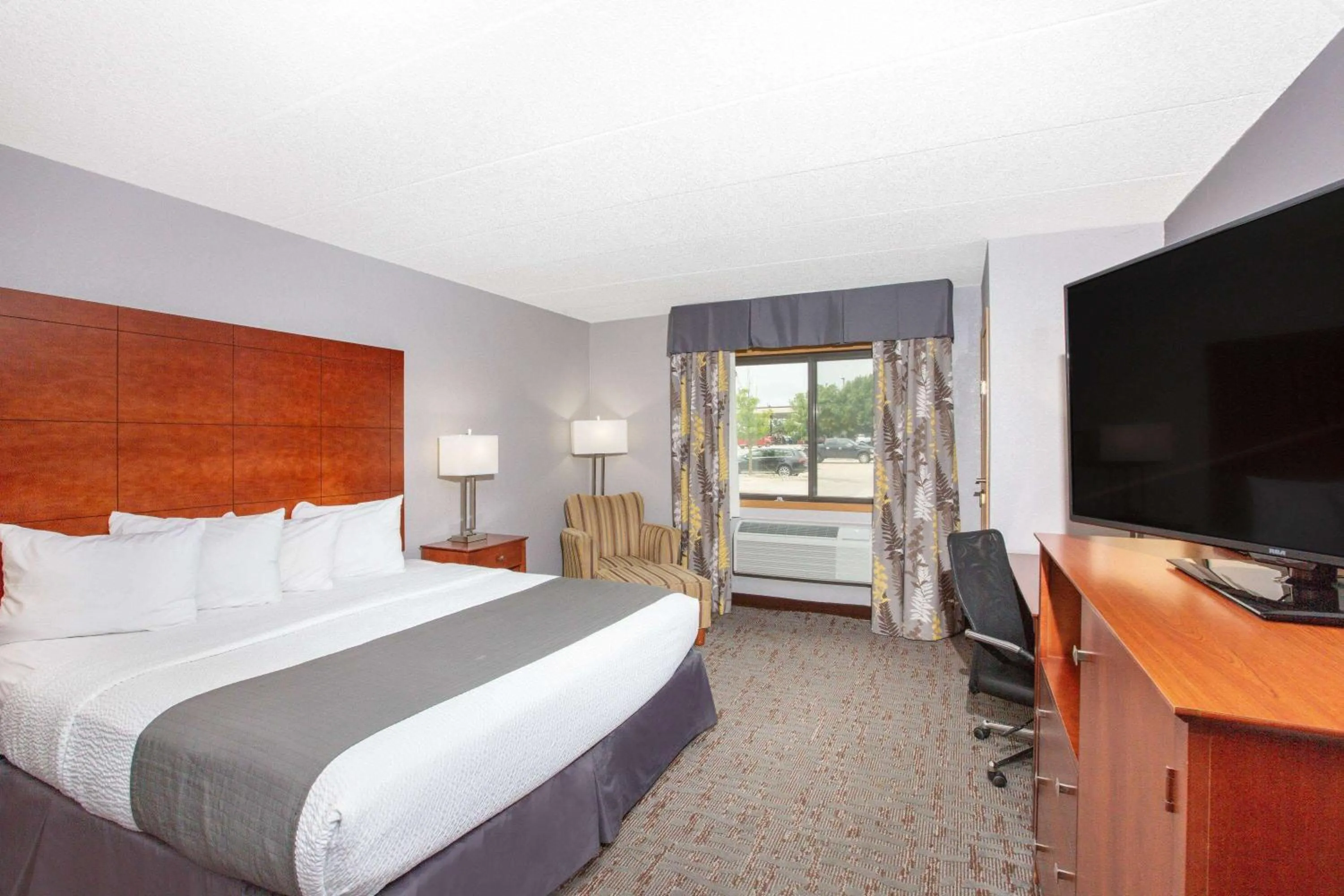 Suite - Non-Smoking in AmericInn by Wyndham Ankeny/Des Moines