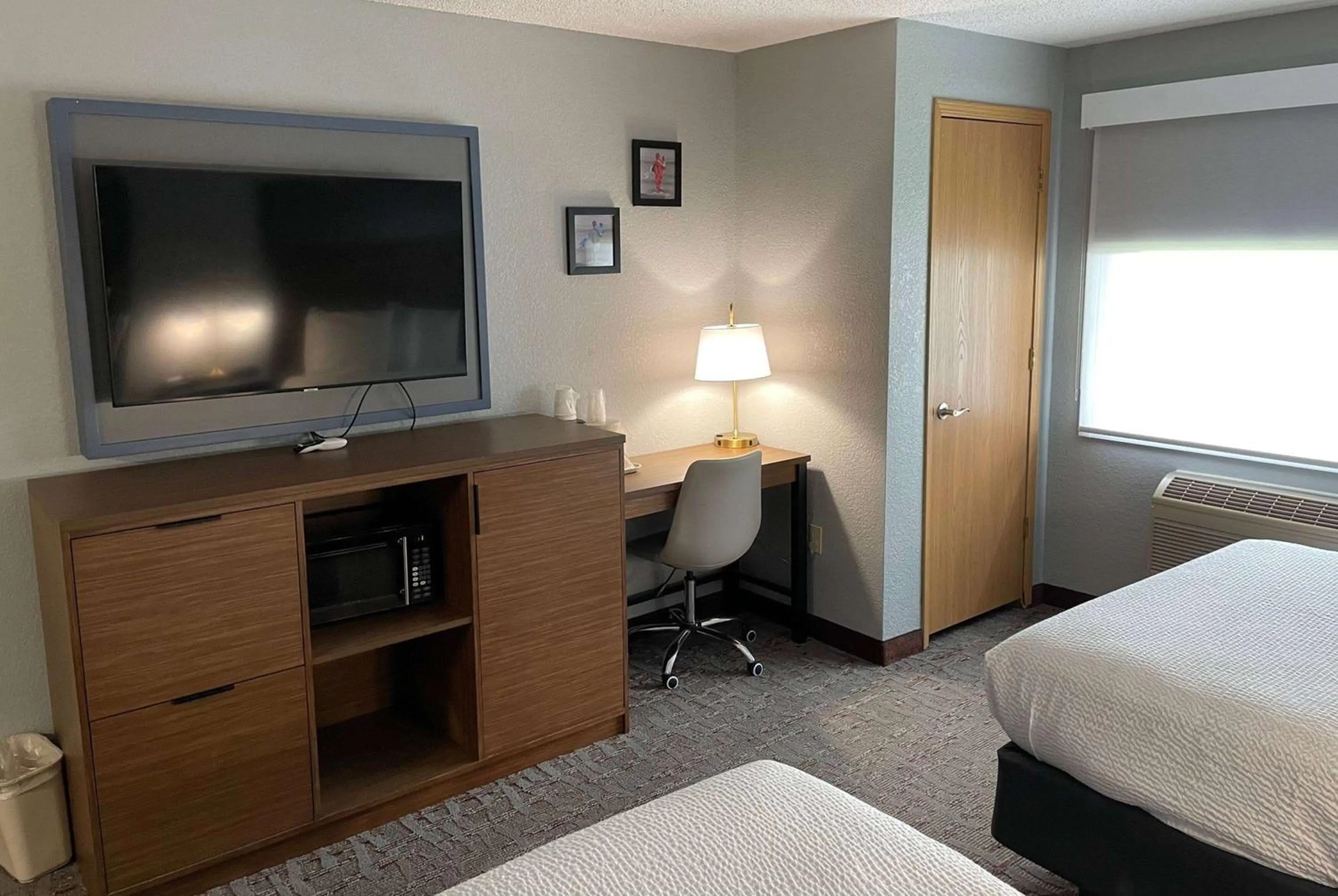 Queen Room with Two Queen Beds - Mobility Access/Non-Smoking in AmericInn by Wyndham Ankeny/Des Moines
