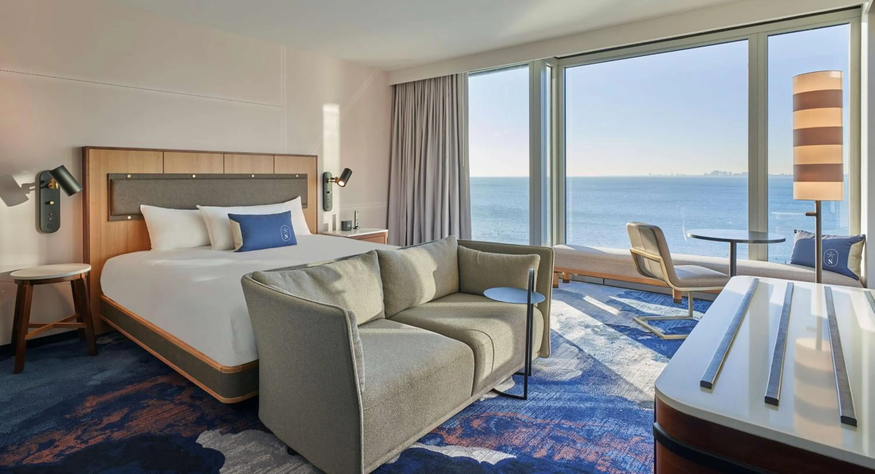 Corner King Room in Sable At Navy Pier Chicago, Curio Collection By Hilton