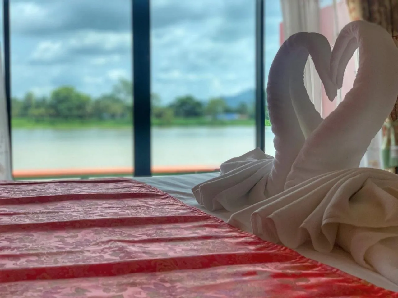 Deluxe King Room in Kasem Island Resort