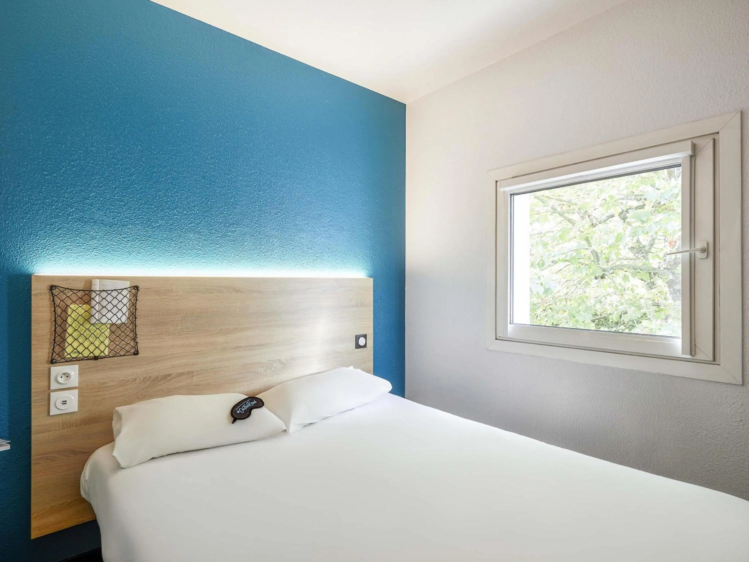 Cabrio Room with Private Bathroom in hotelF1 Rouen Zénith Parc Expo