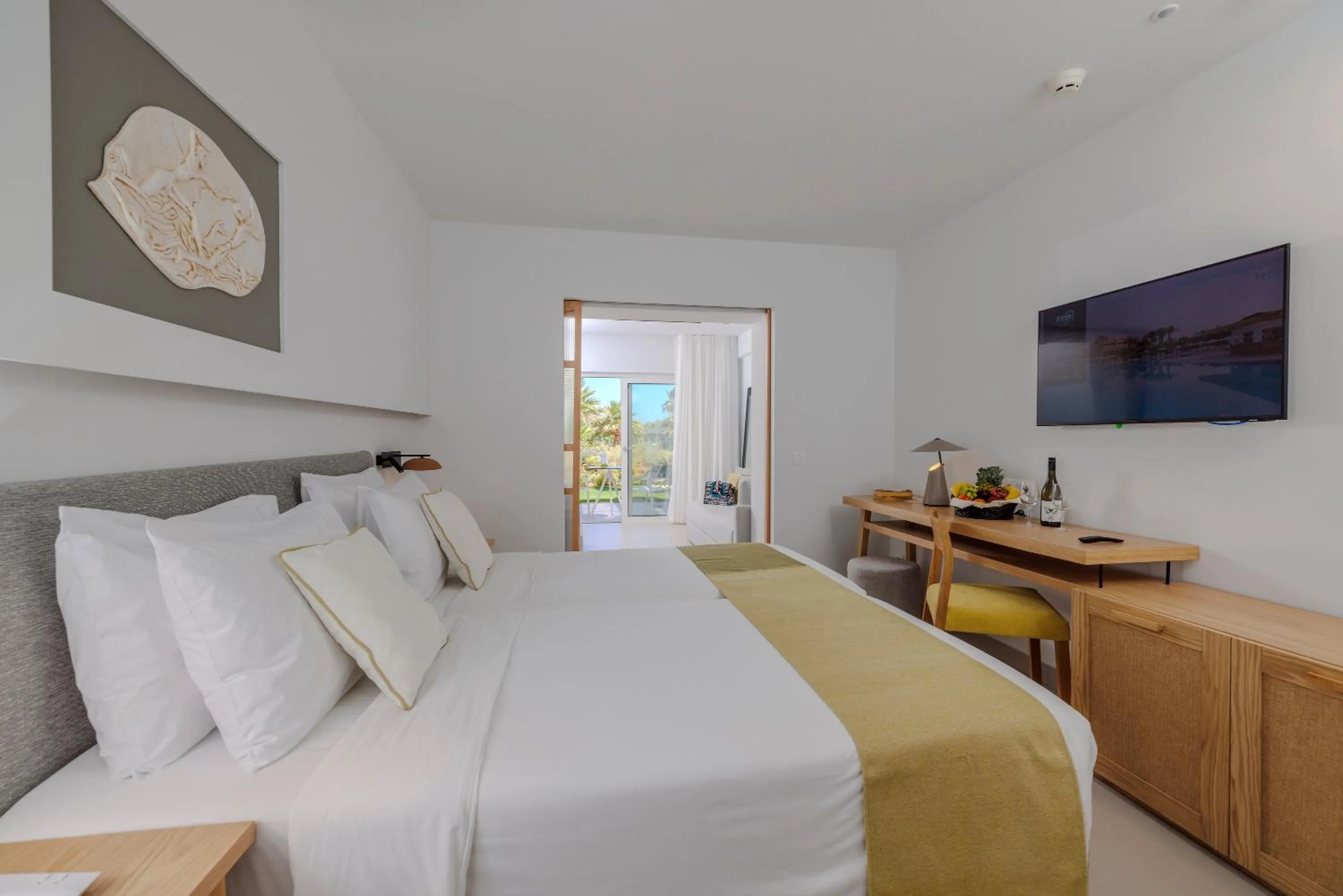 Suite with Garden View in Anissa Beach Hotel