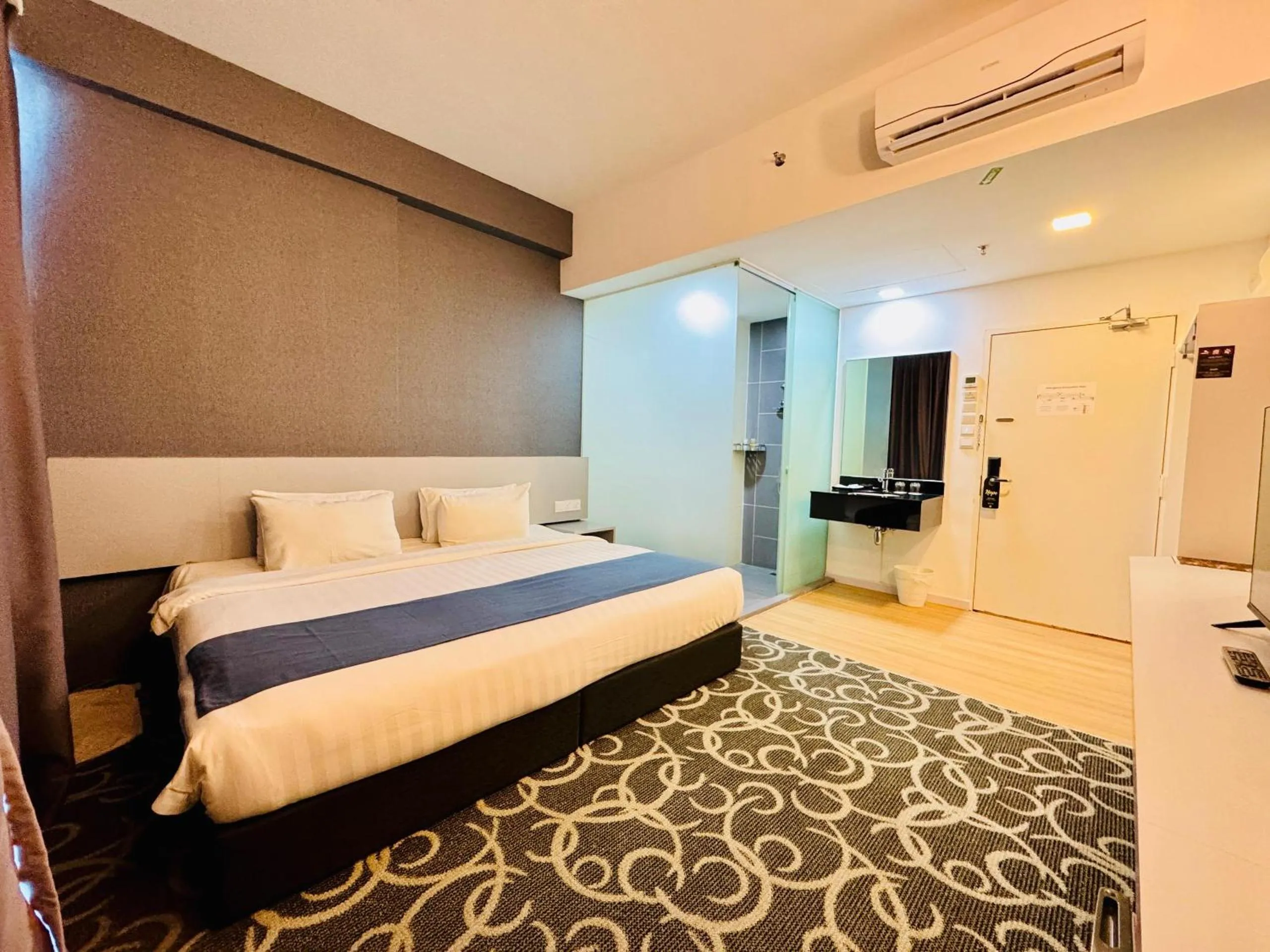 Double Room with Balcony in Kingston Hotel 13 - Penang Hills formerly known as Deview Hotel