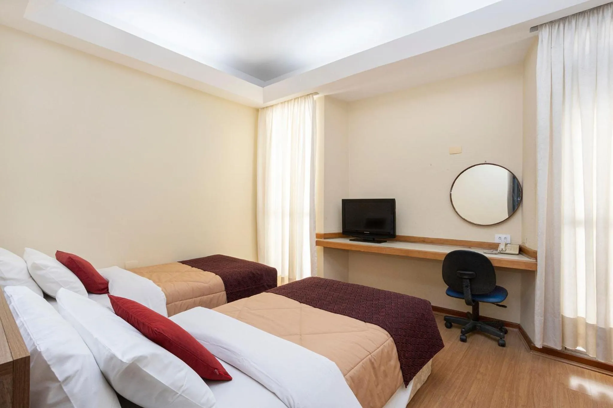 Twin Room - Disability Access in Nikkey Palace Hotel