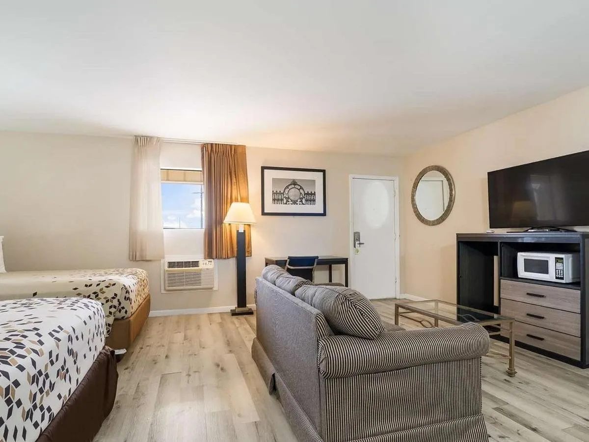 Junior Suite in Americas Best Value Inn Refugio