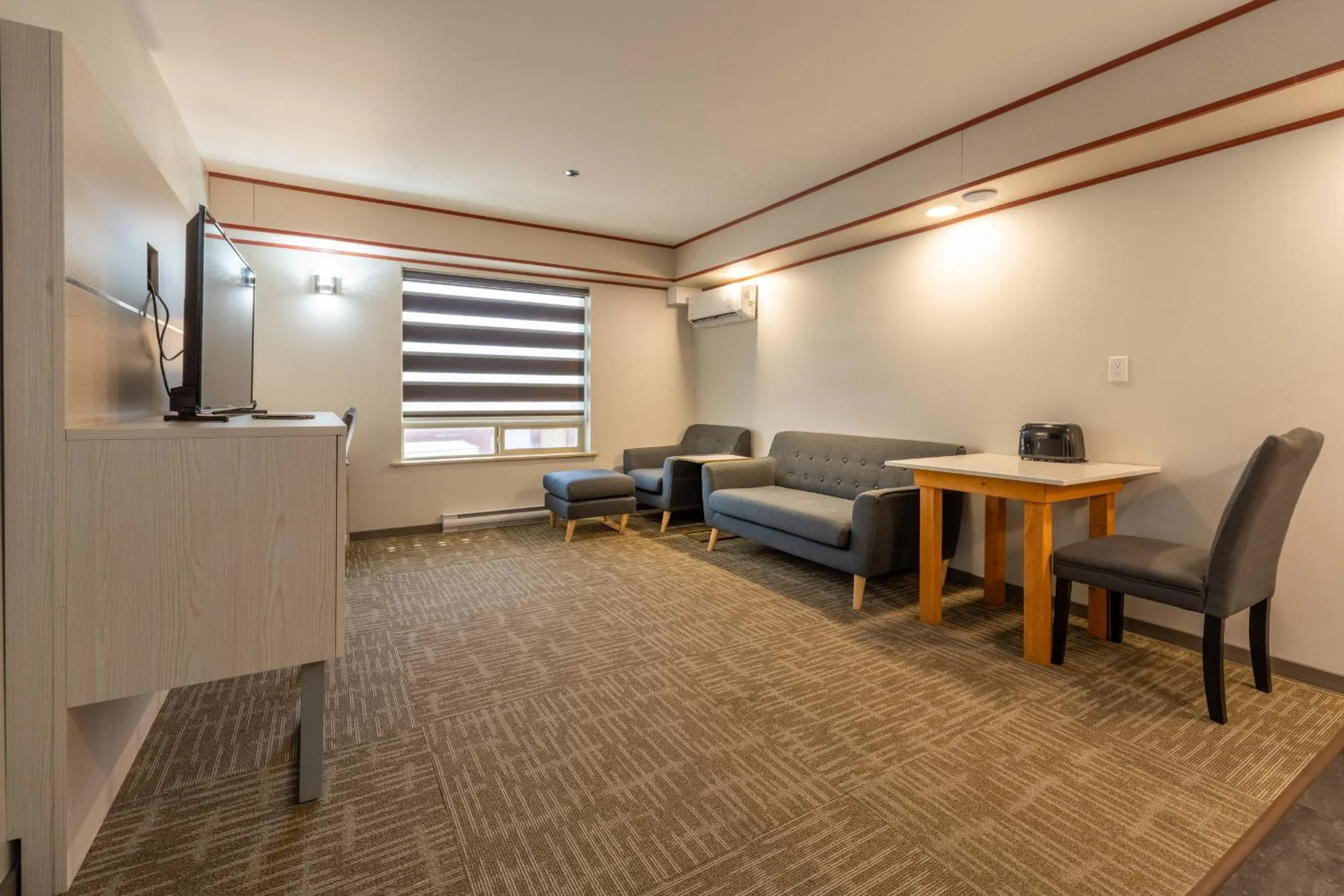 Two-Bedroom Apartment in Quality Inn Sunshine Suites