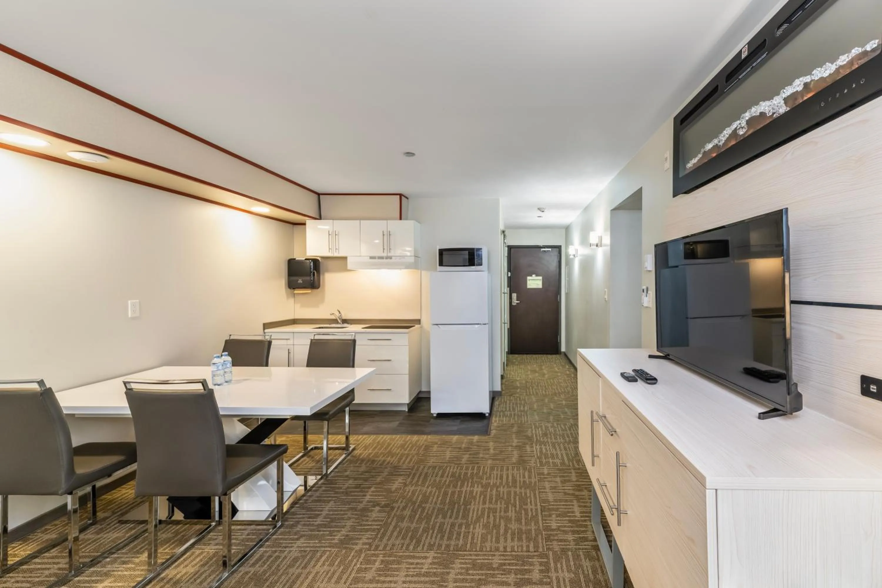 Efficiency Suite w/2 Queen Beds - Non Smoking in Quality Inn Sunshine Suites