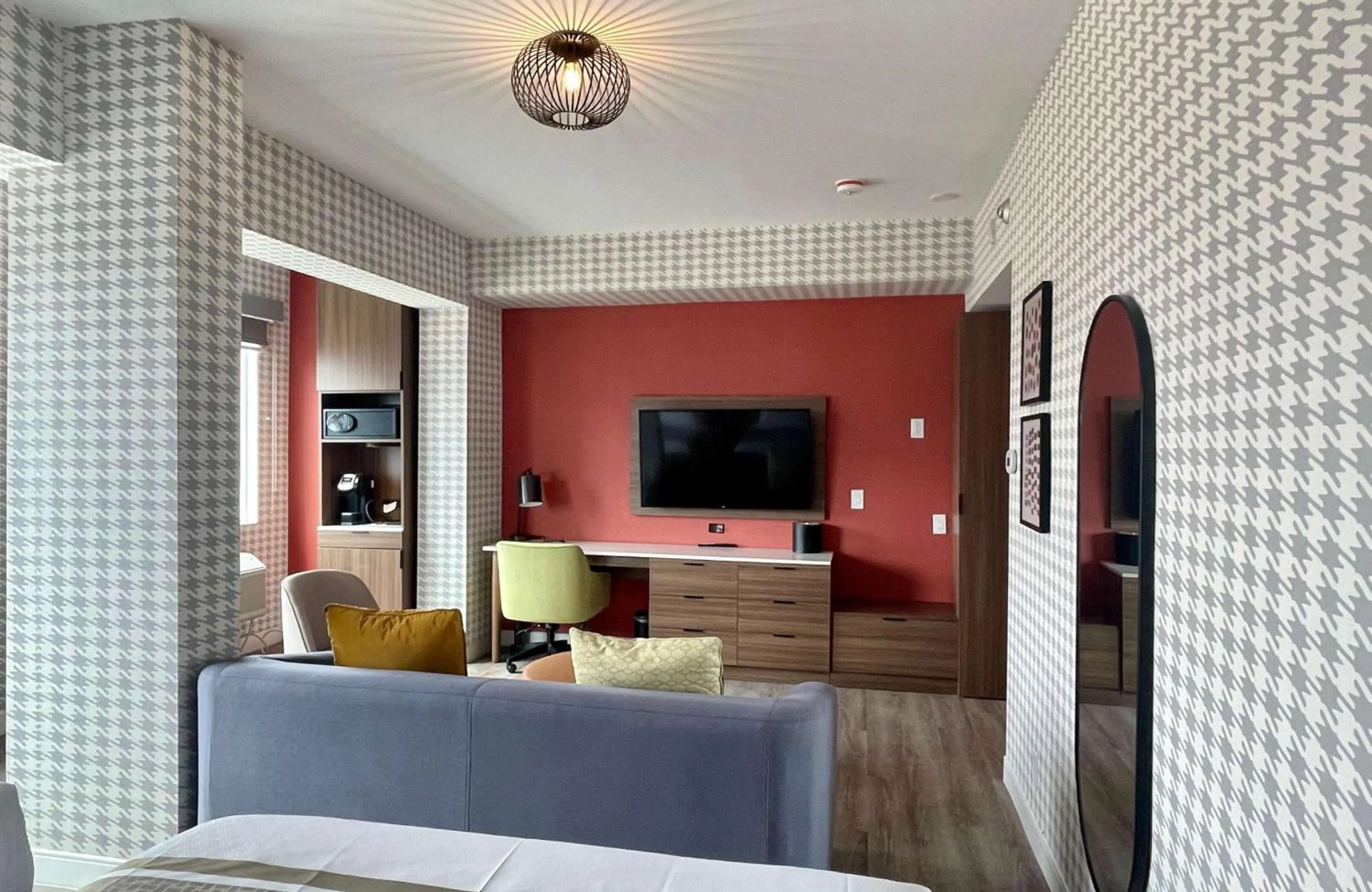 Queen Suite with Two Queen Beds in Superior Shores Hotel, BW Signature Collection by Best Western