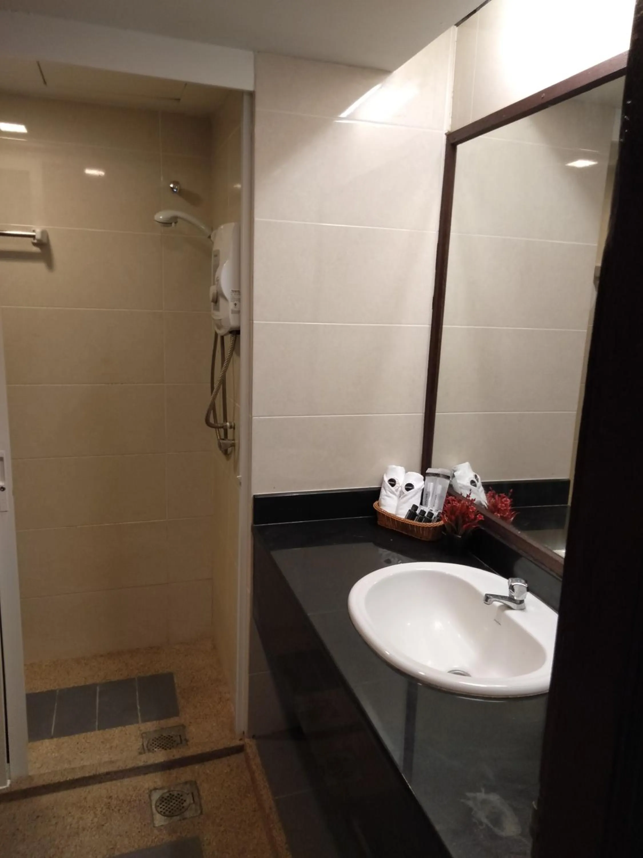 Quadruple Room with Balcony in TEMU PRIMULA