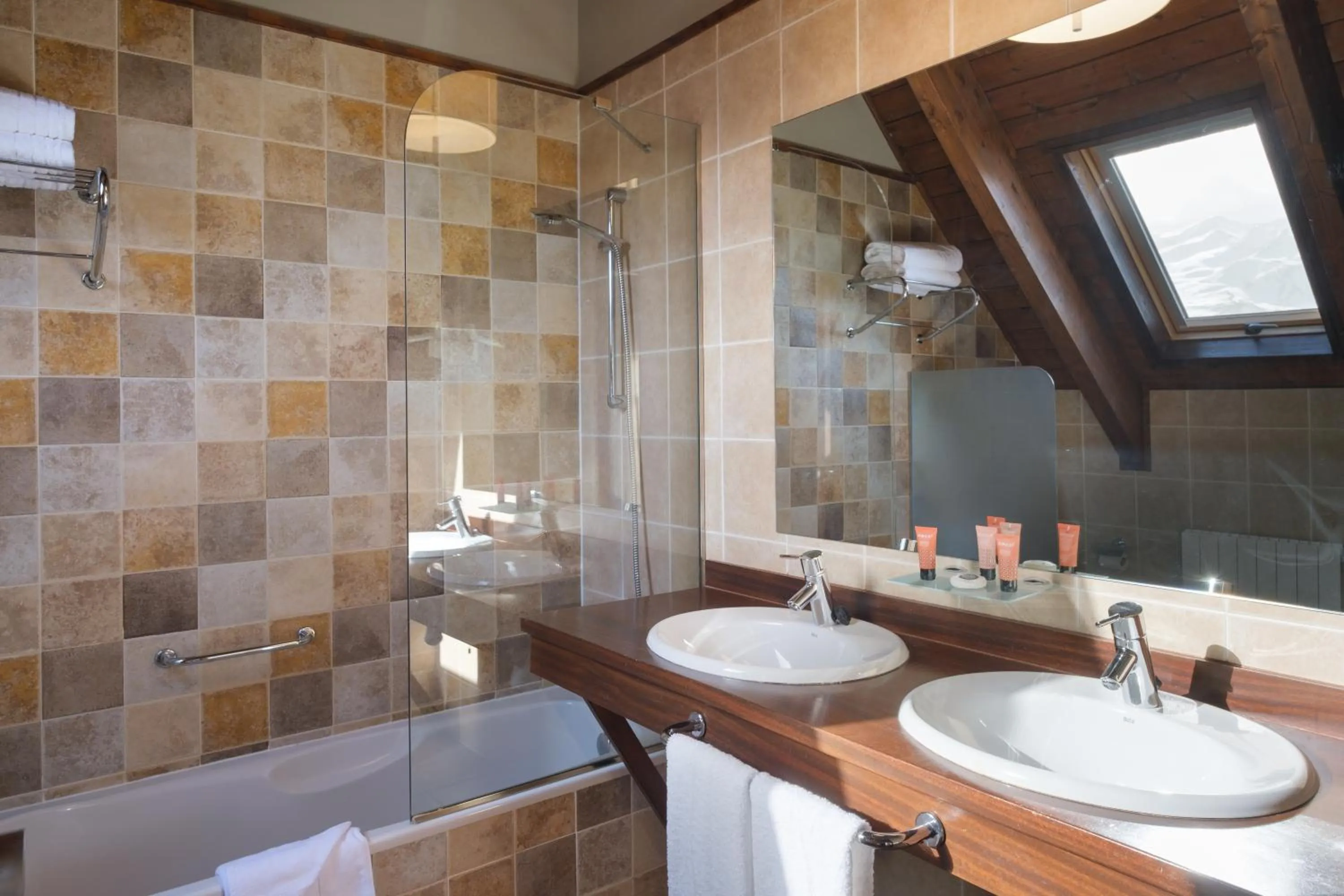 Double or Twin Room with Mountain View - single occupancy in SNÖ Aragon Hills