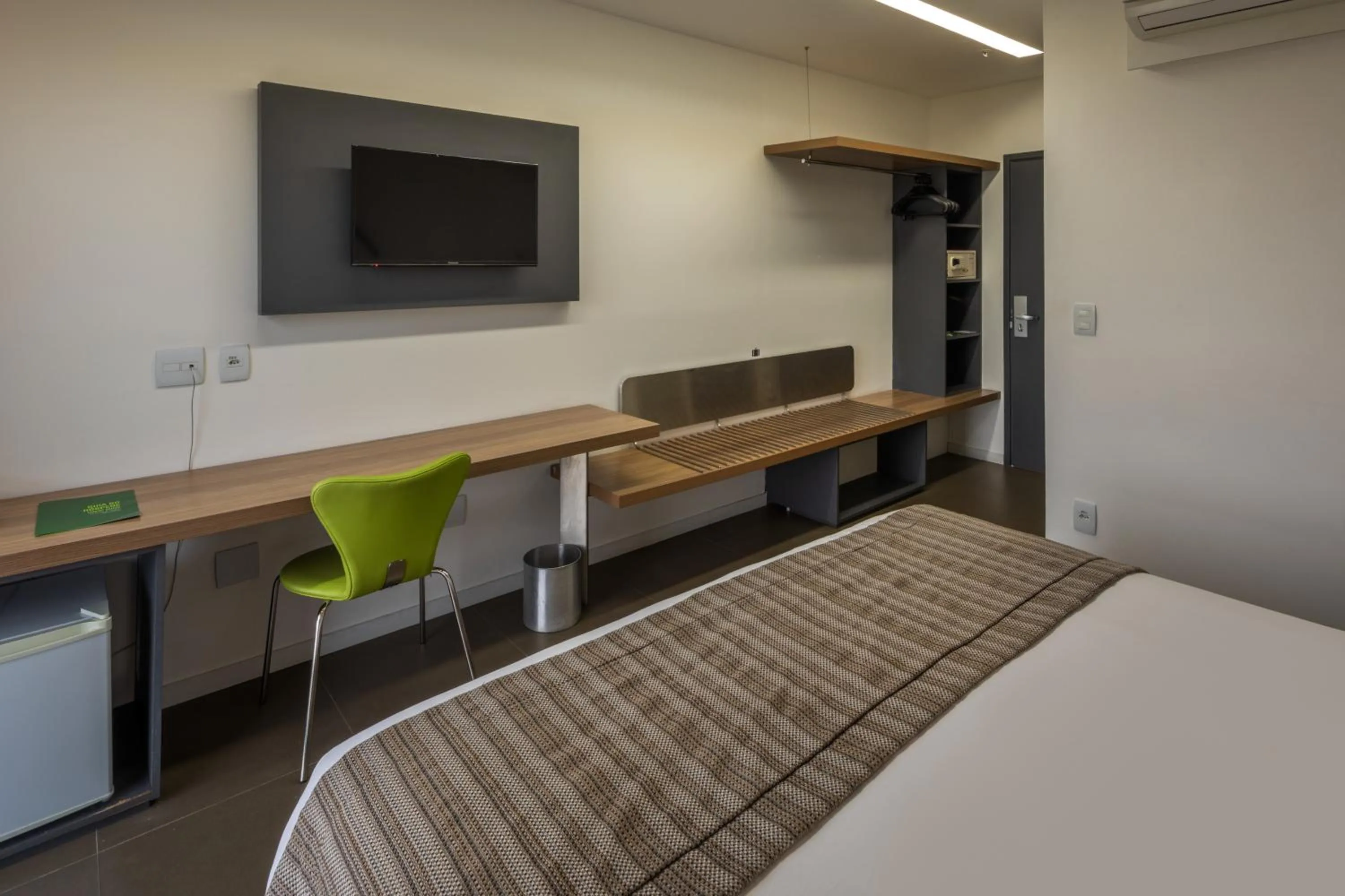 Double Room - single occupancy - Disability Access in Linx Galeão by Wish