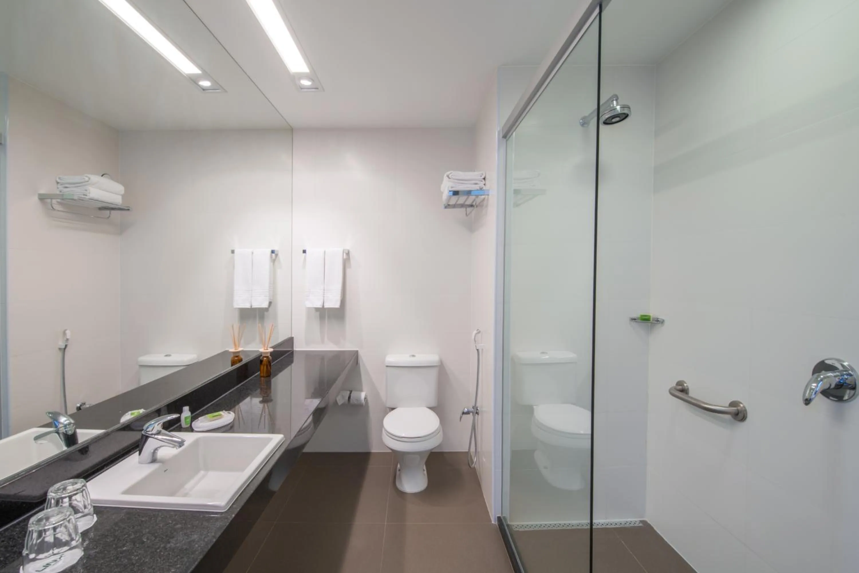 Standard Twin Room - single occupancy in Linx Galeão by Wish