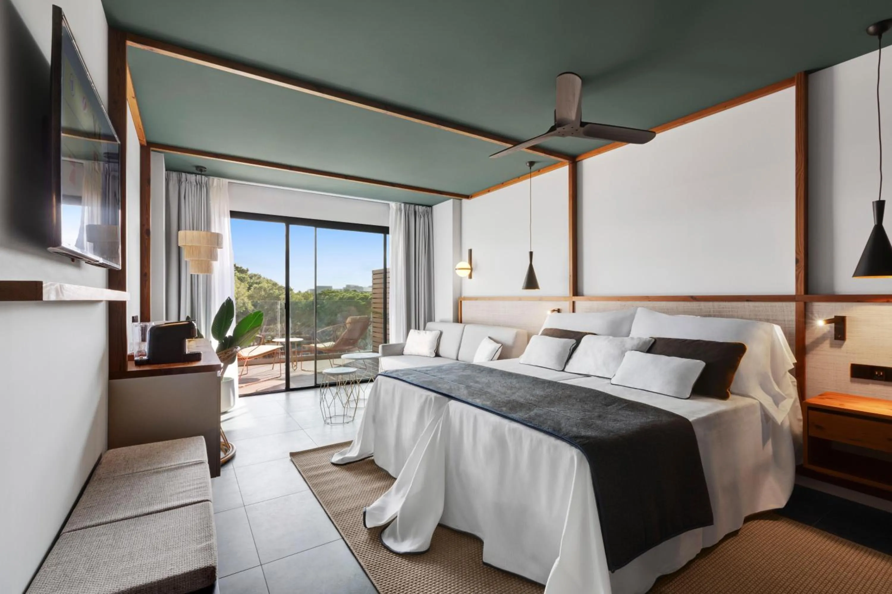 Junior Suite with Pool View and Free Spa Access in Hotel Aubamar Suites & Spa