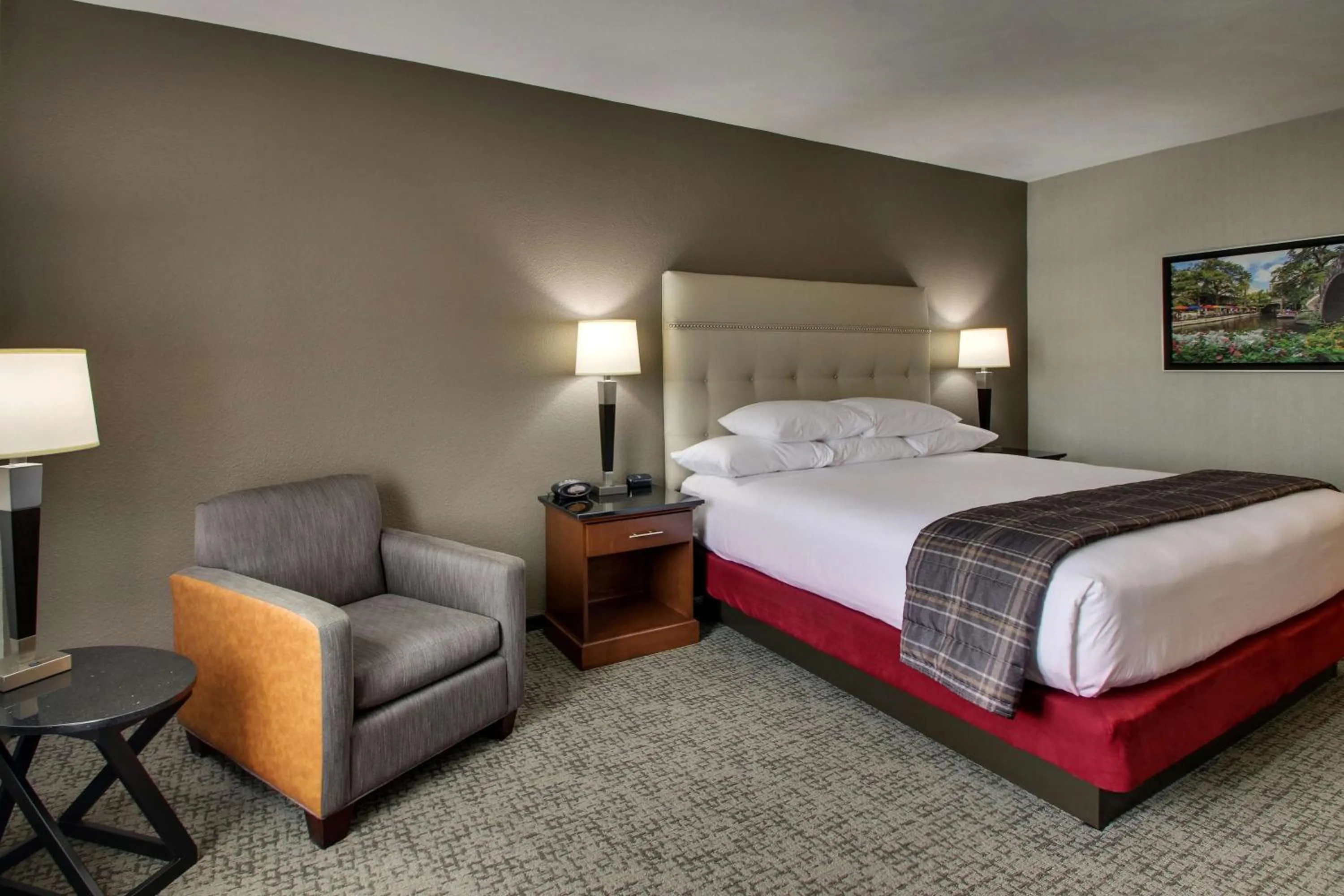 Deluxe King Room in Drury Inn & Suites San Antonio Northwest Medical Center