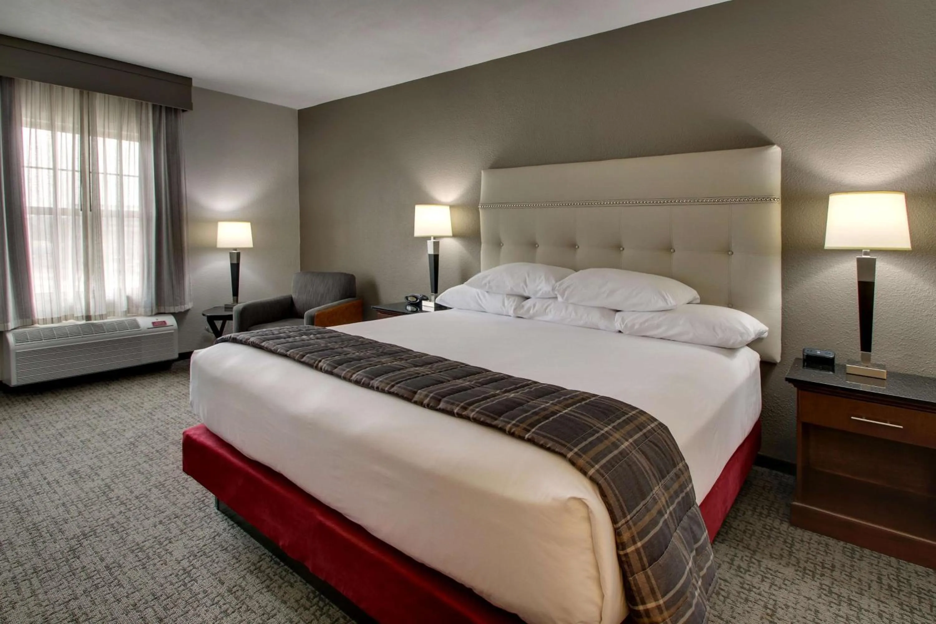 Deluxe King Room - Accessible, Tub in Drury Inn & Suites San Antonio Northwest Medical Center
