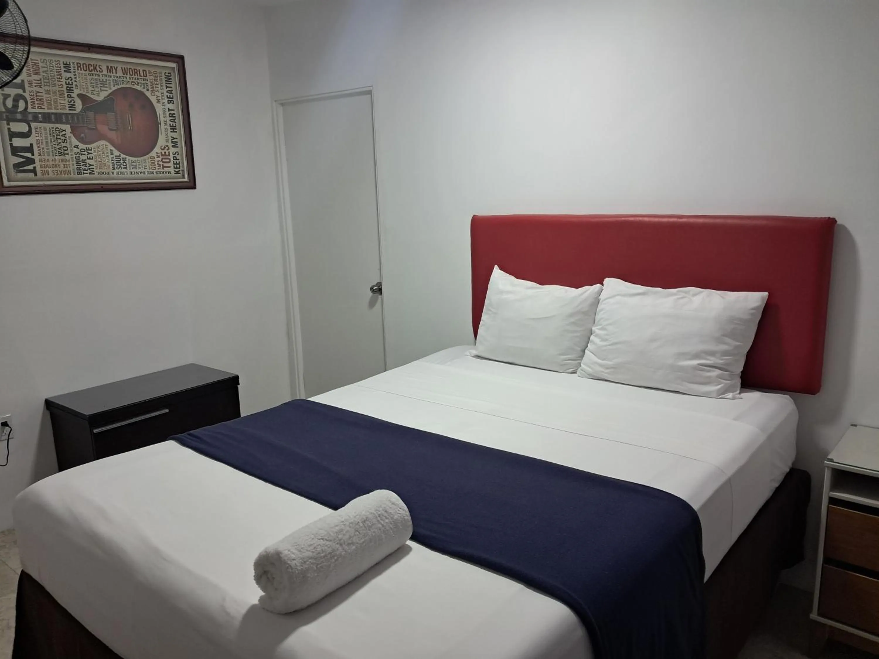 Double Room with Private Bathroom in Kingsworth Bed and Breakfast