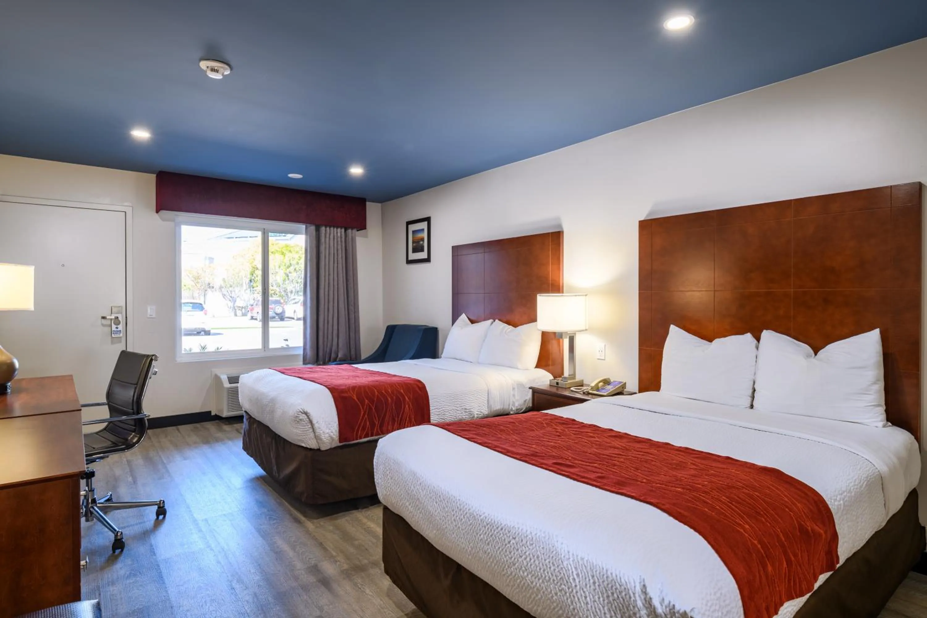 Standard Double Room in Hyland Inn near Pasadena Civic Center