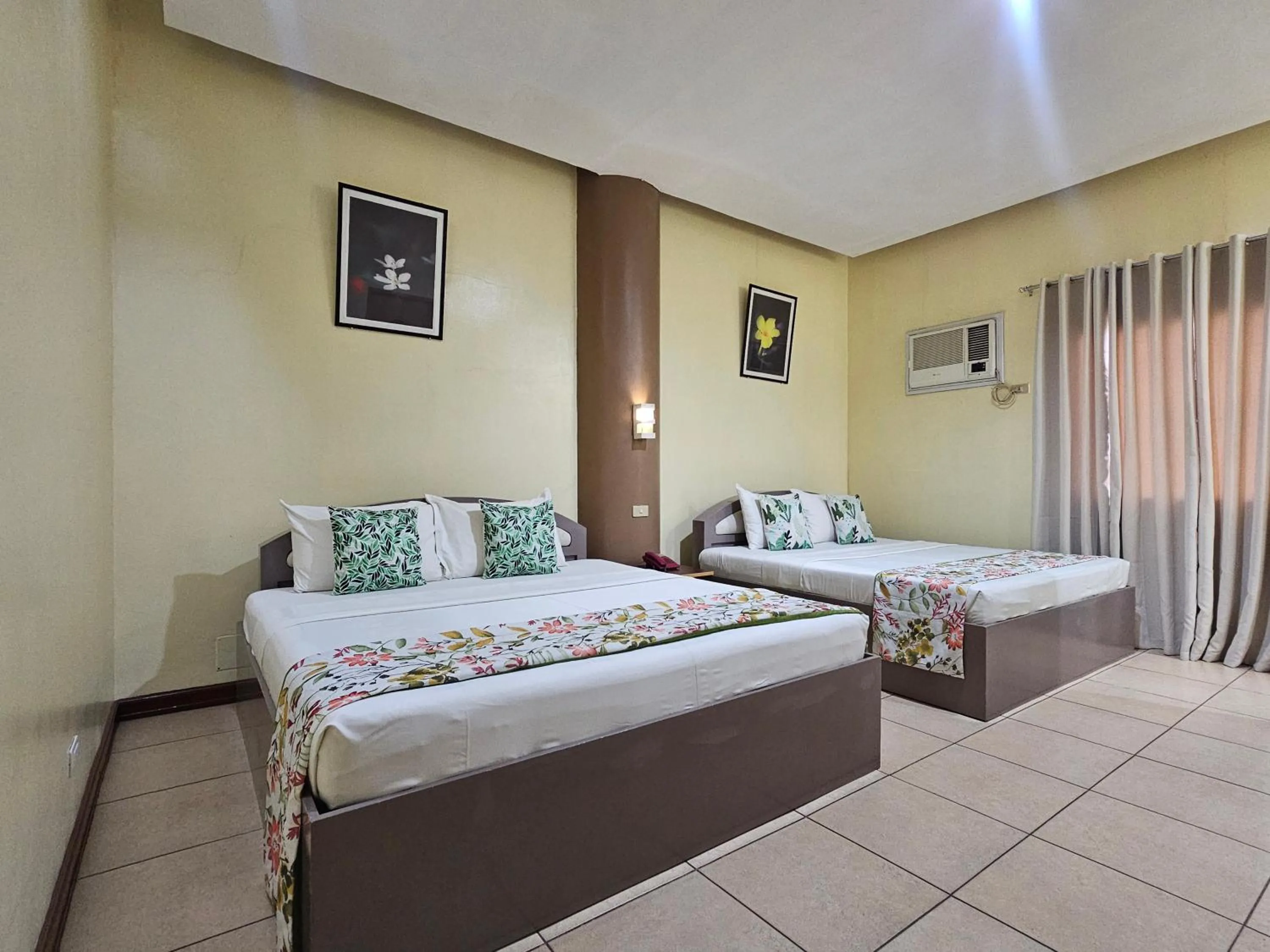 Quadruple Room in Hotel Nicanor