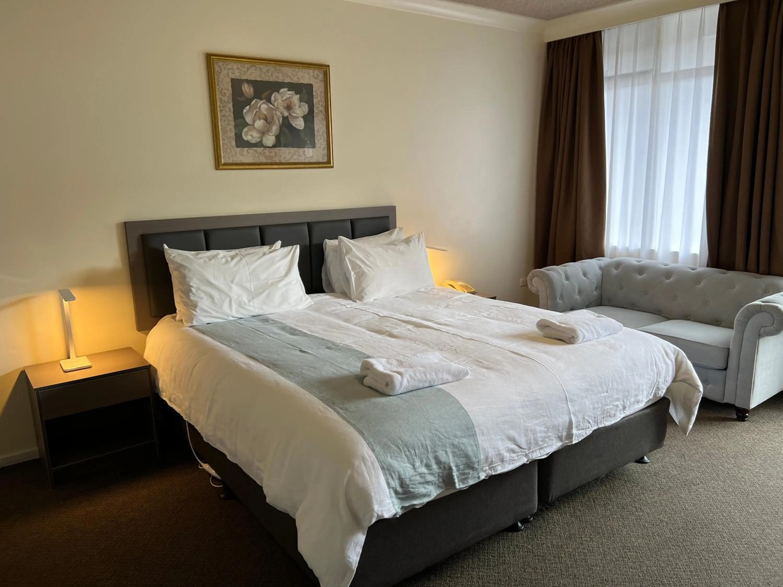 Standard King Room in Best Western Governor Gipps Motor Inn