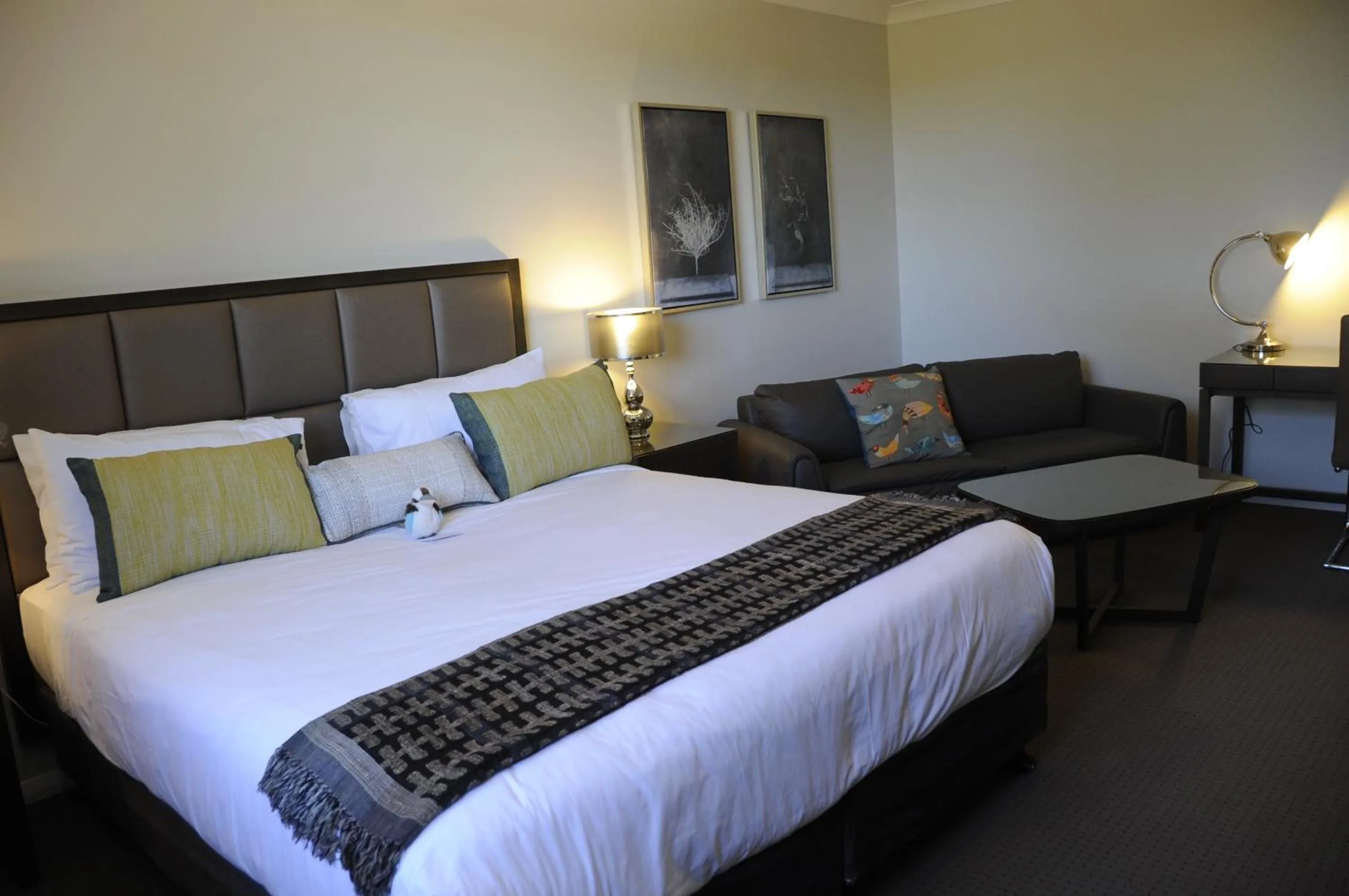 Deluxe Double or Twin Room with View in Riverside Oaks Golf Resort