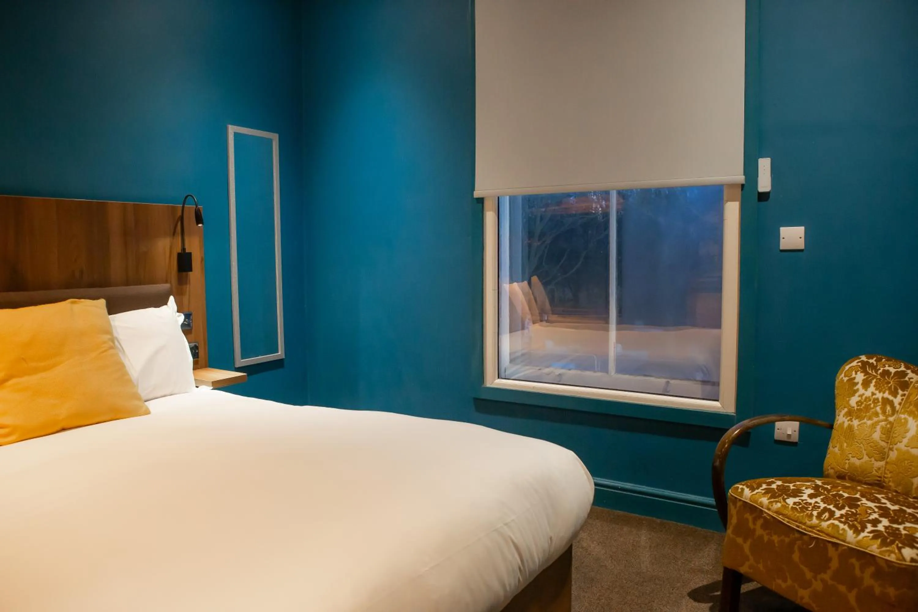 Large Double Room in The Cherry Rooms