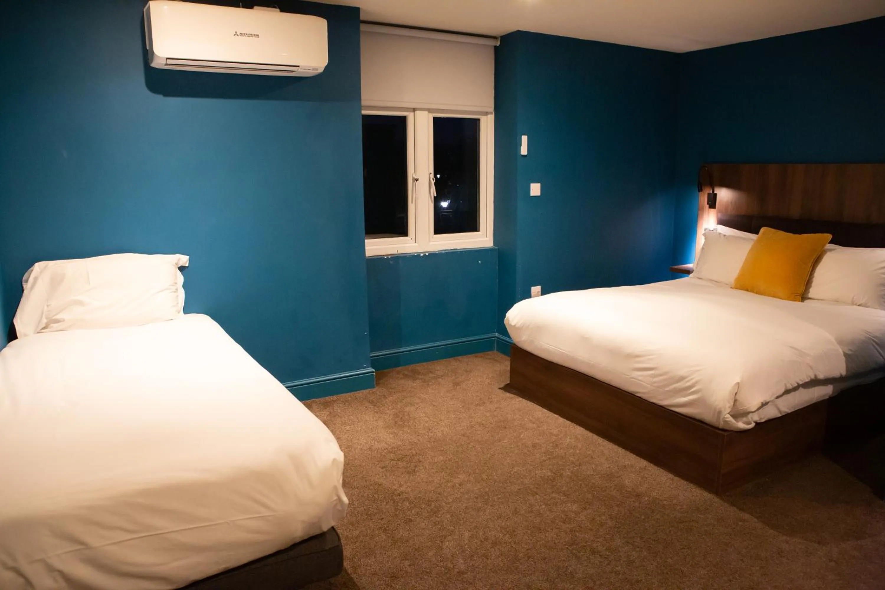 Family Room with Private Bathroom in The Cherry Rooms