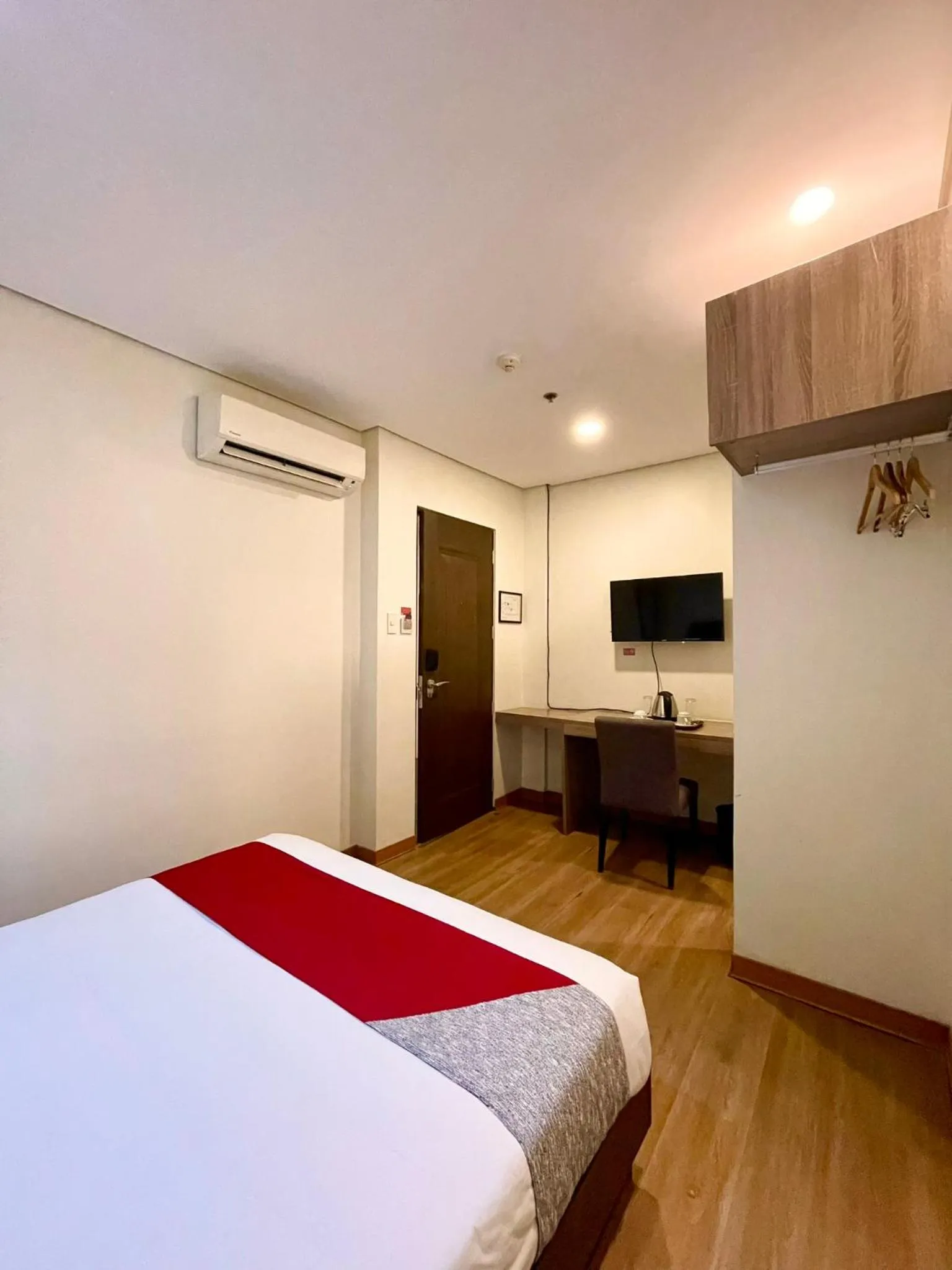 Economy Double Room without Window in Airo Hotel Manila