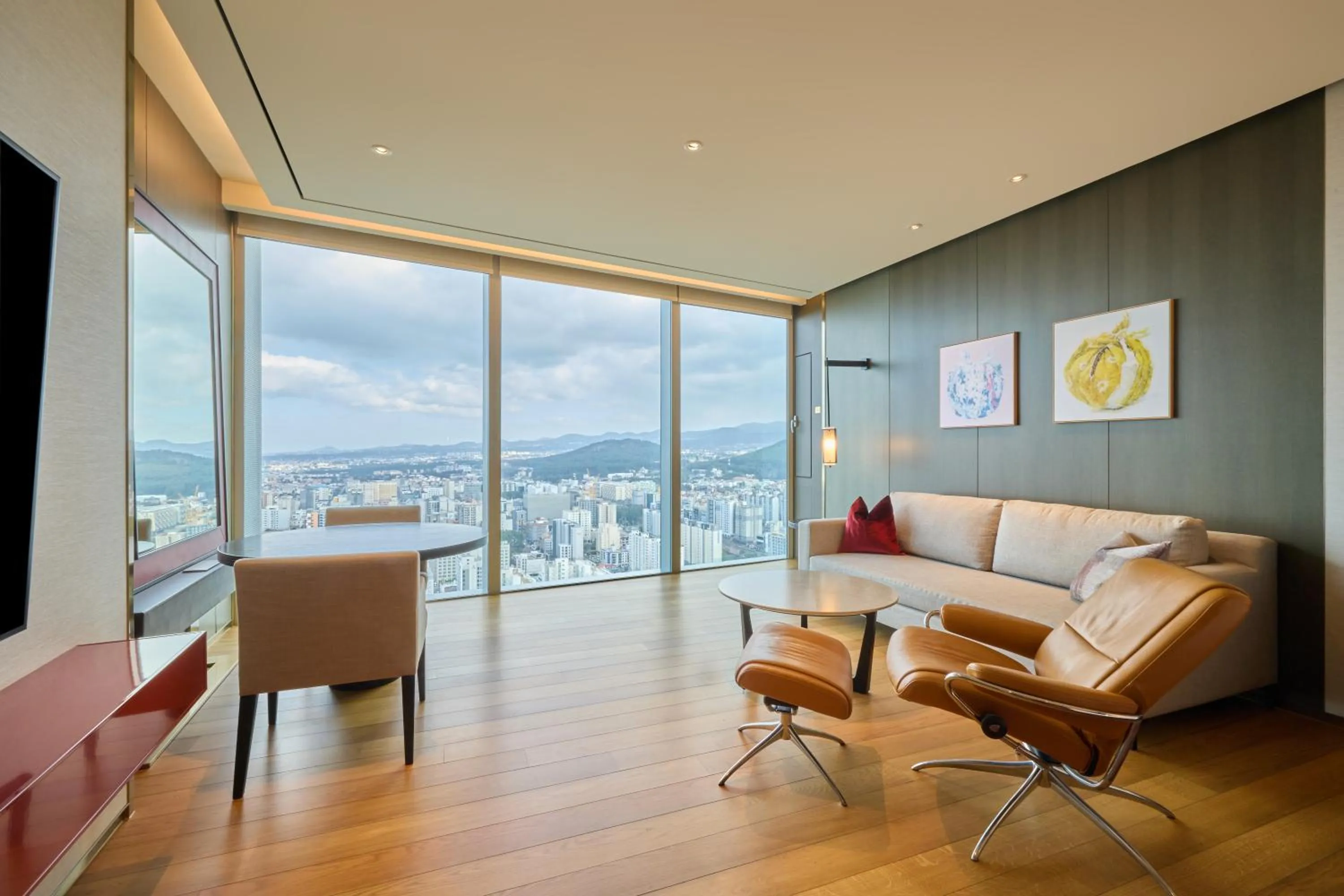 Twin Room with City View in Grand Hyatt Jeju