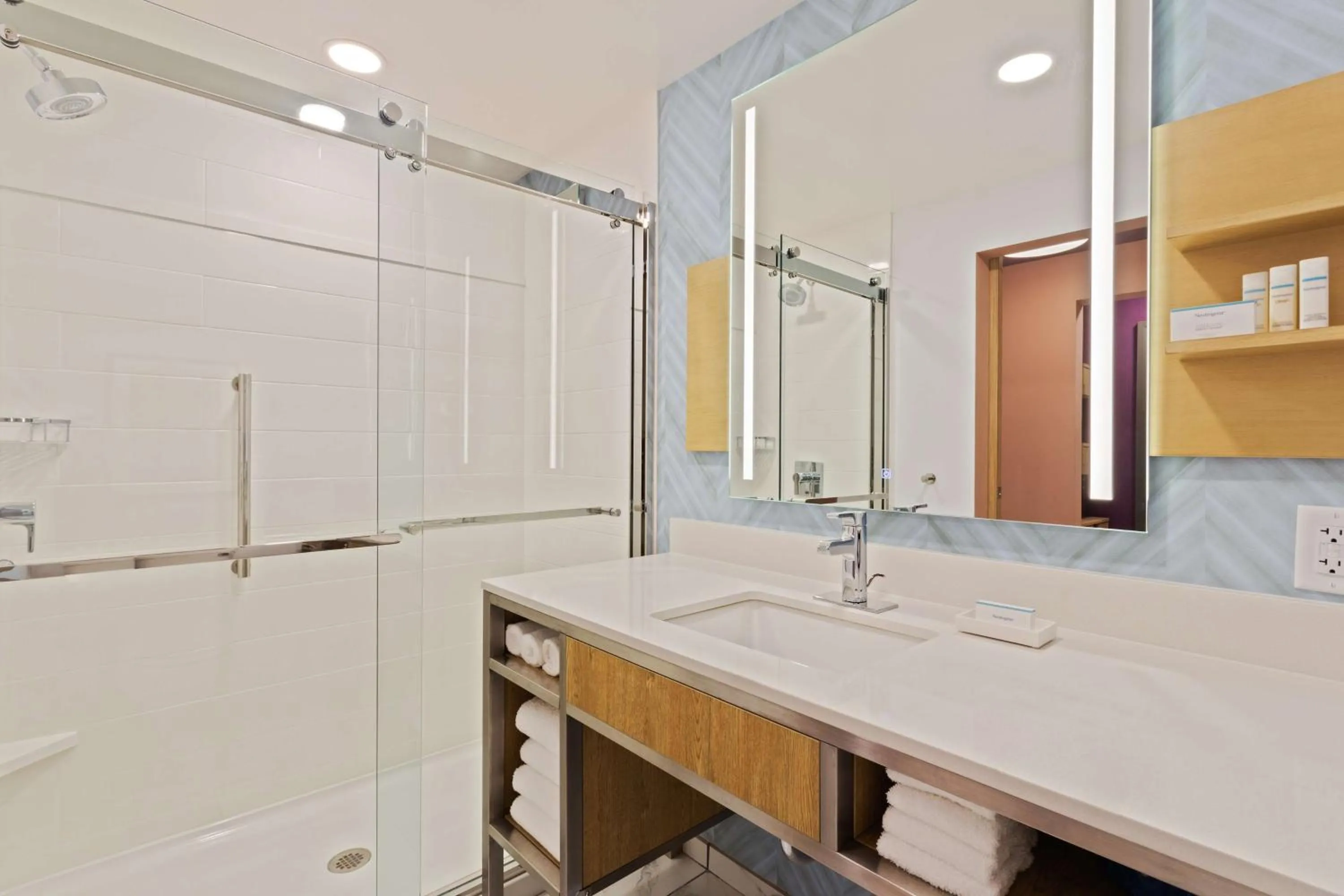 Queen Room with Two Queen Beds in Hilton Garden Inn Homestead