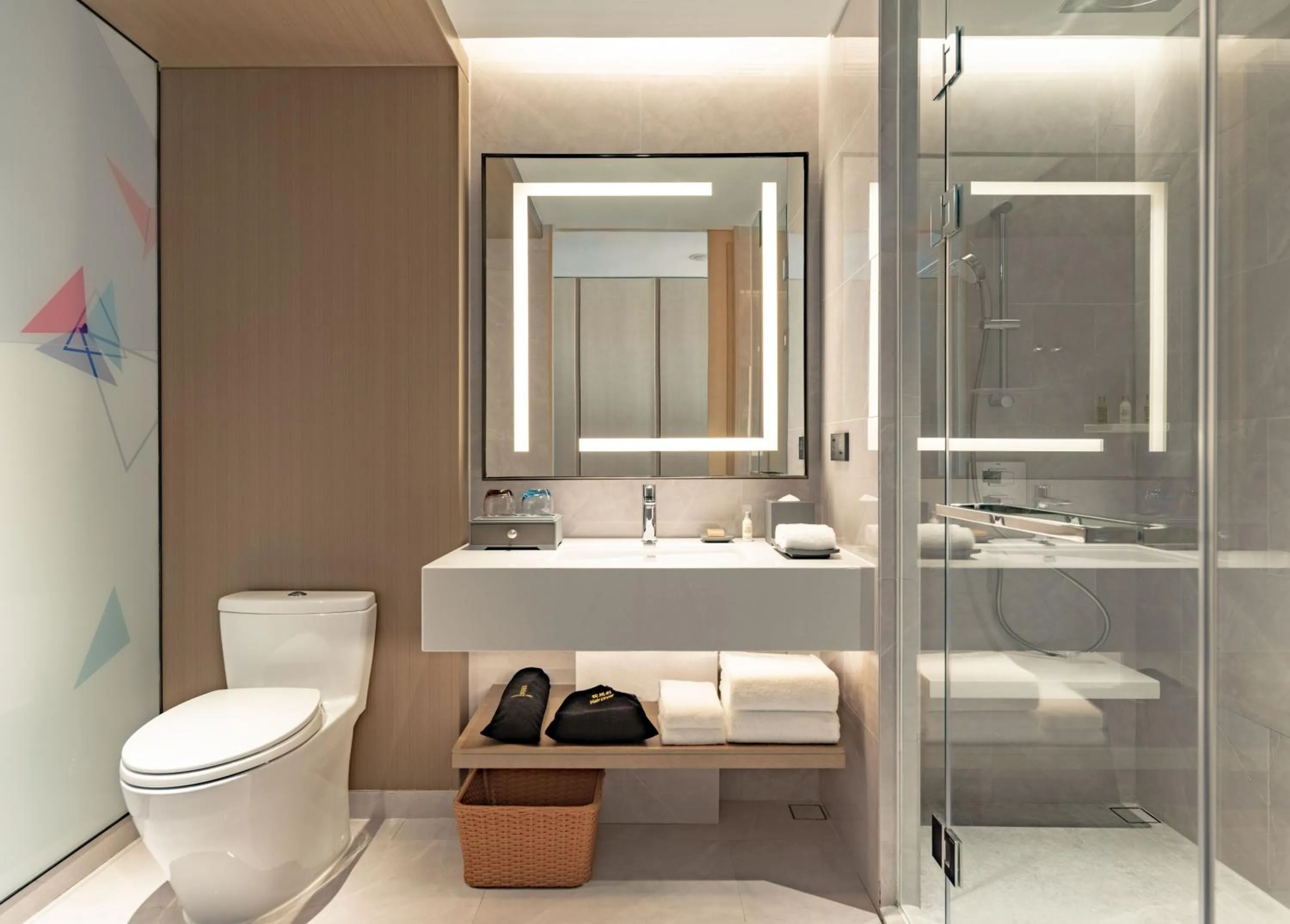 Twin Room with River View in Hilton Garden Inn Shenzhen World Exhibition & Convention Center