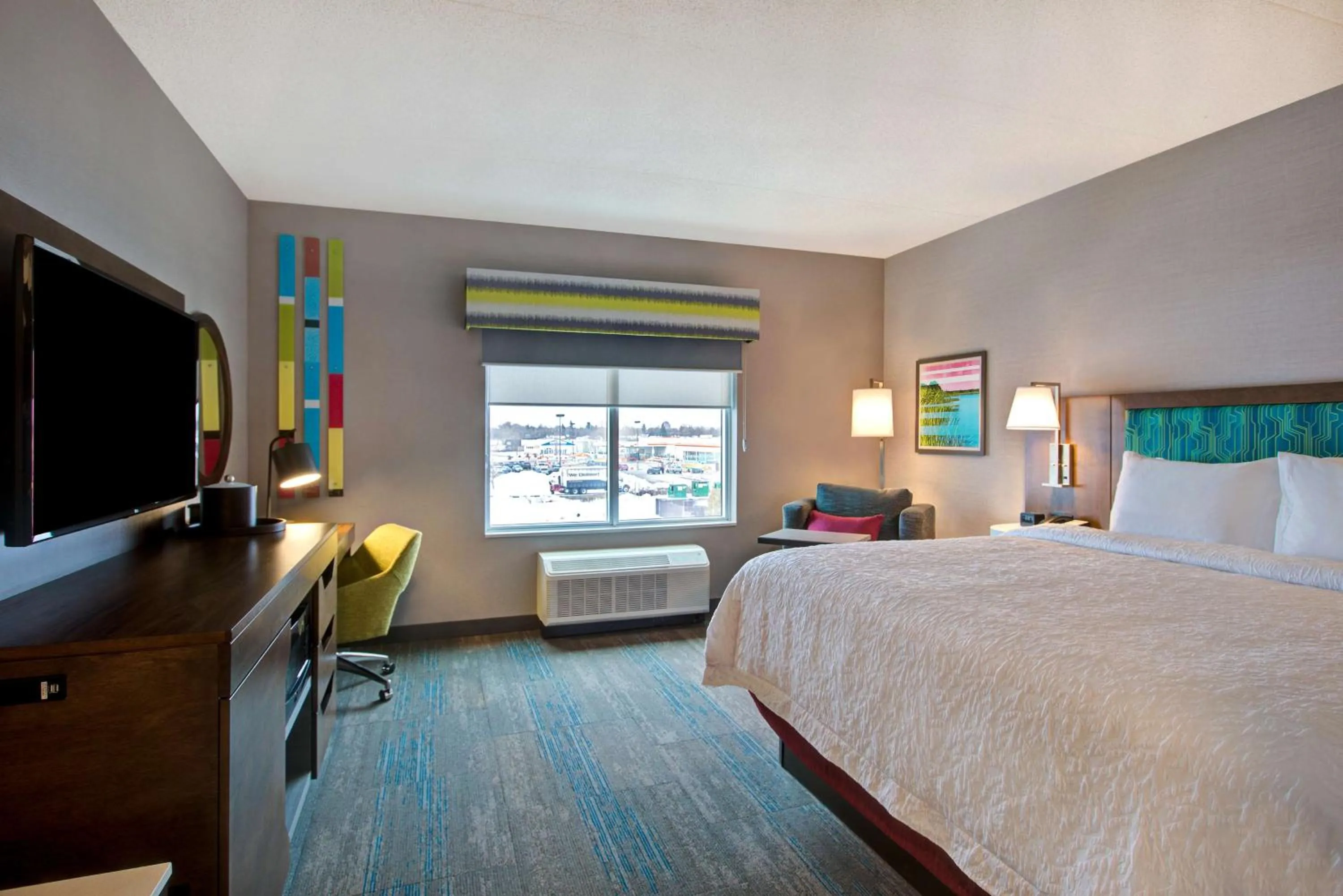 King Room in Hampton Inn Brockville, On