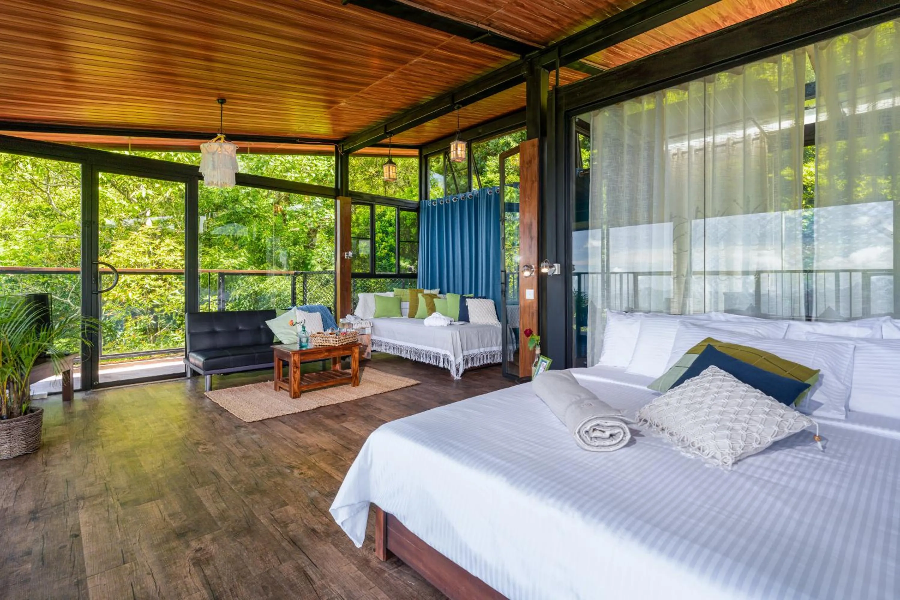 Suite with 360° Mountain View  - single occupancy in The Riverston Grand