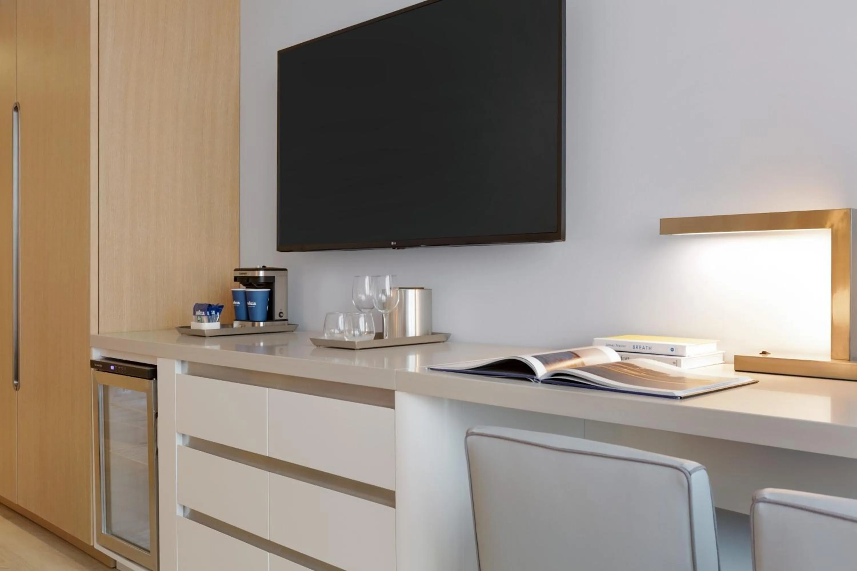 Queen Room with Two Queen Beds and Park View - Hearing Accessible in The Viv Hotel, Anaheim, a Tribute Portfolio Hotel