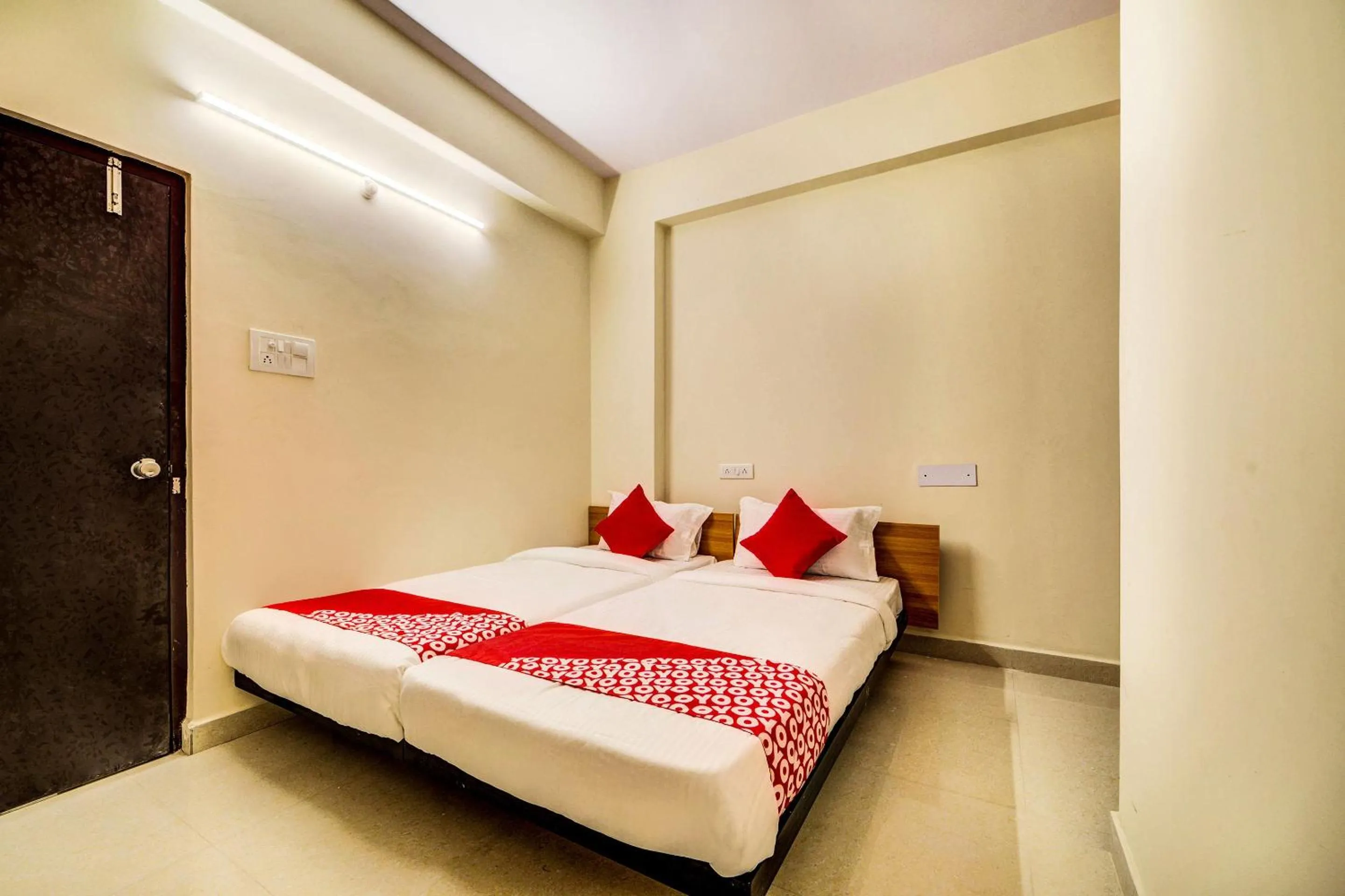 Classic Triple Room - single occupancy in Hotel O JV Colony Near KFC Gachibowli