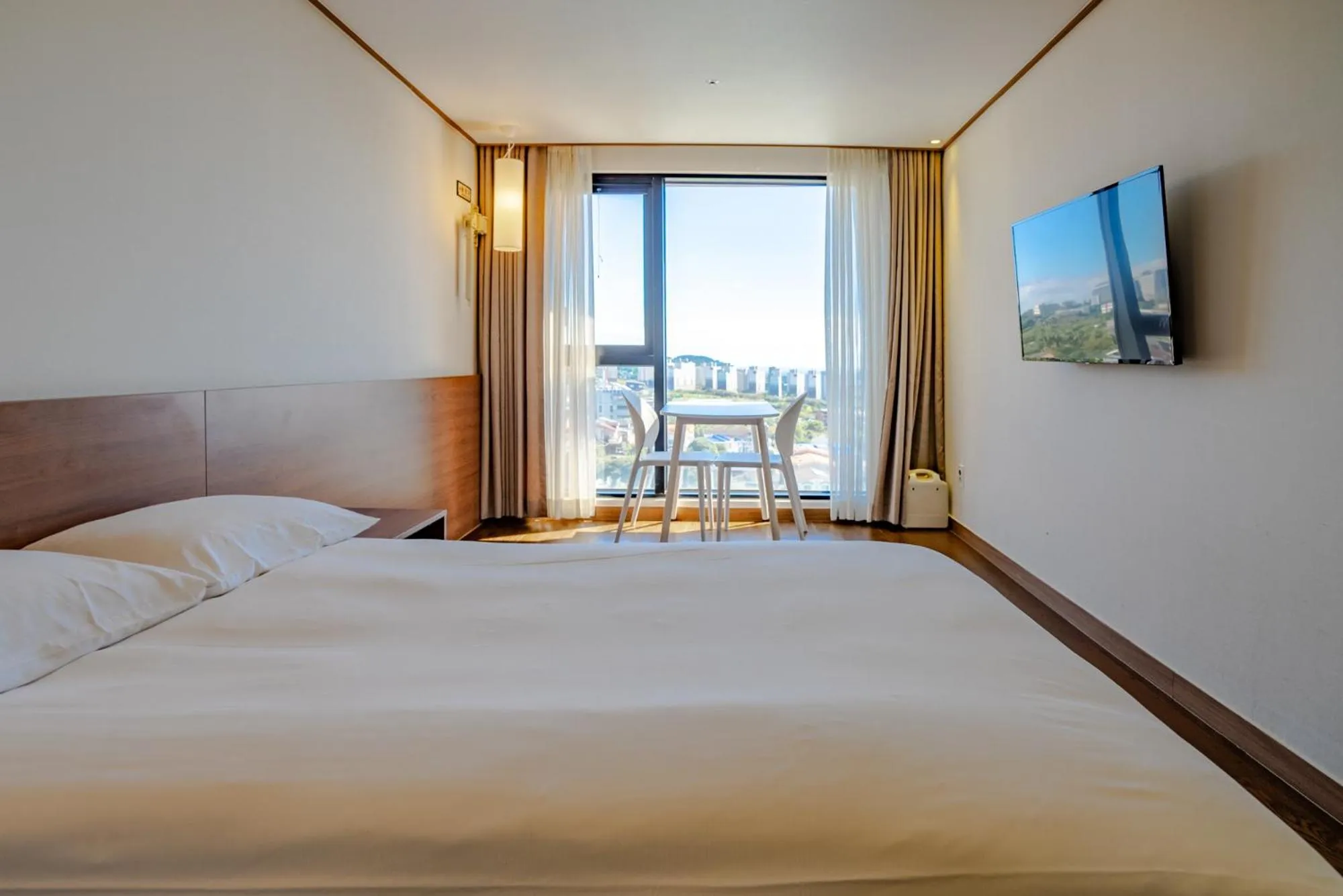Deluxe Double Room with Sea View in Tamara Jeju hotel