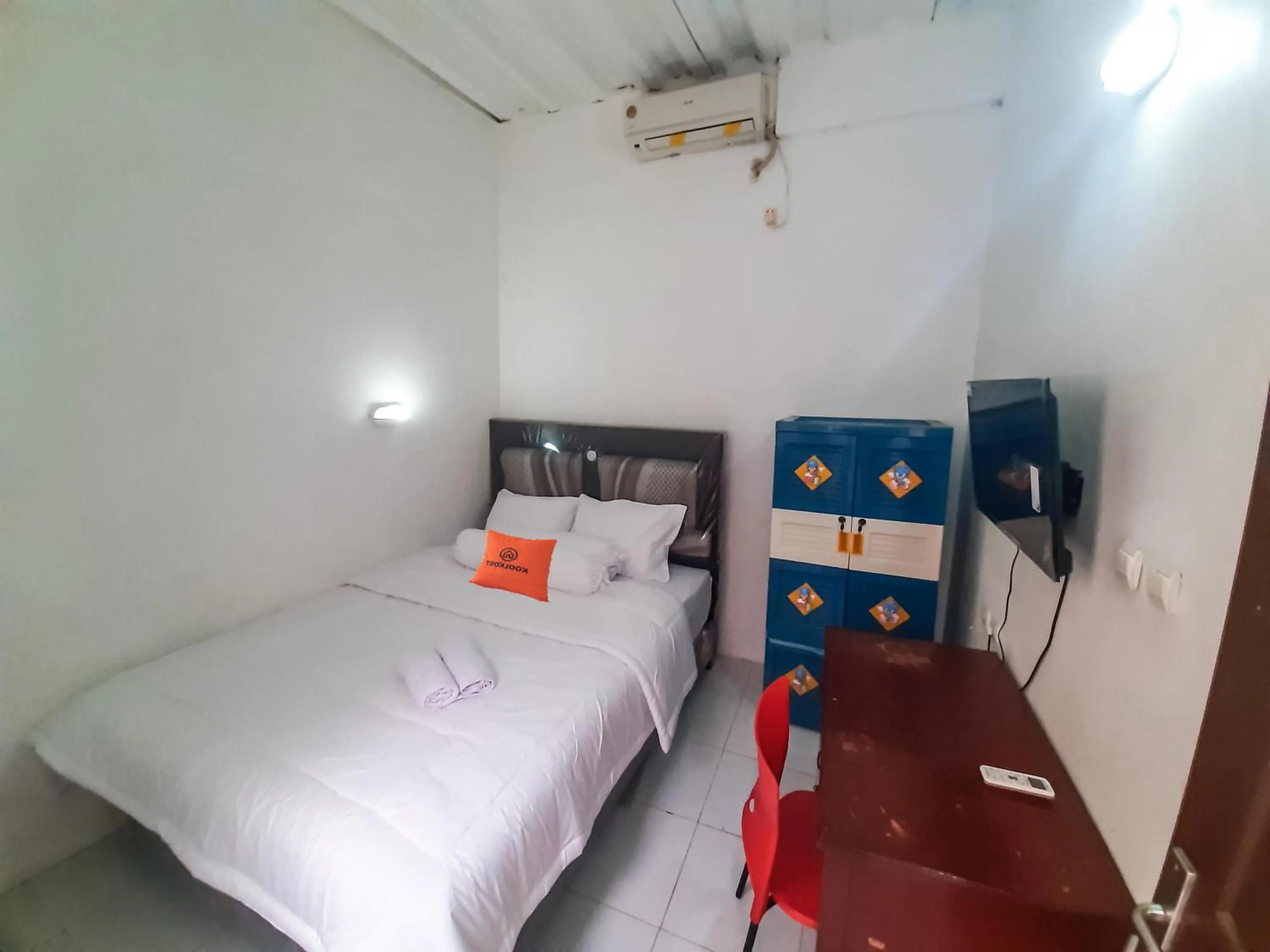 Standard Double Room in KoolKost Syariah @ Citraland Puri Serang