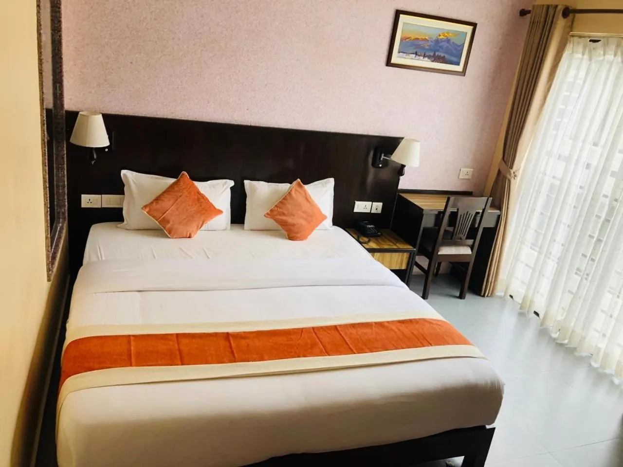 Deluxe Double or Twin Room in Hotel Shaara