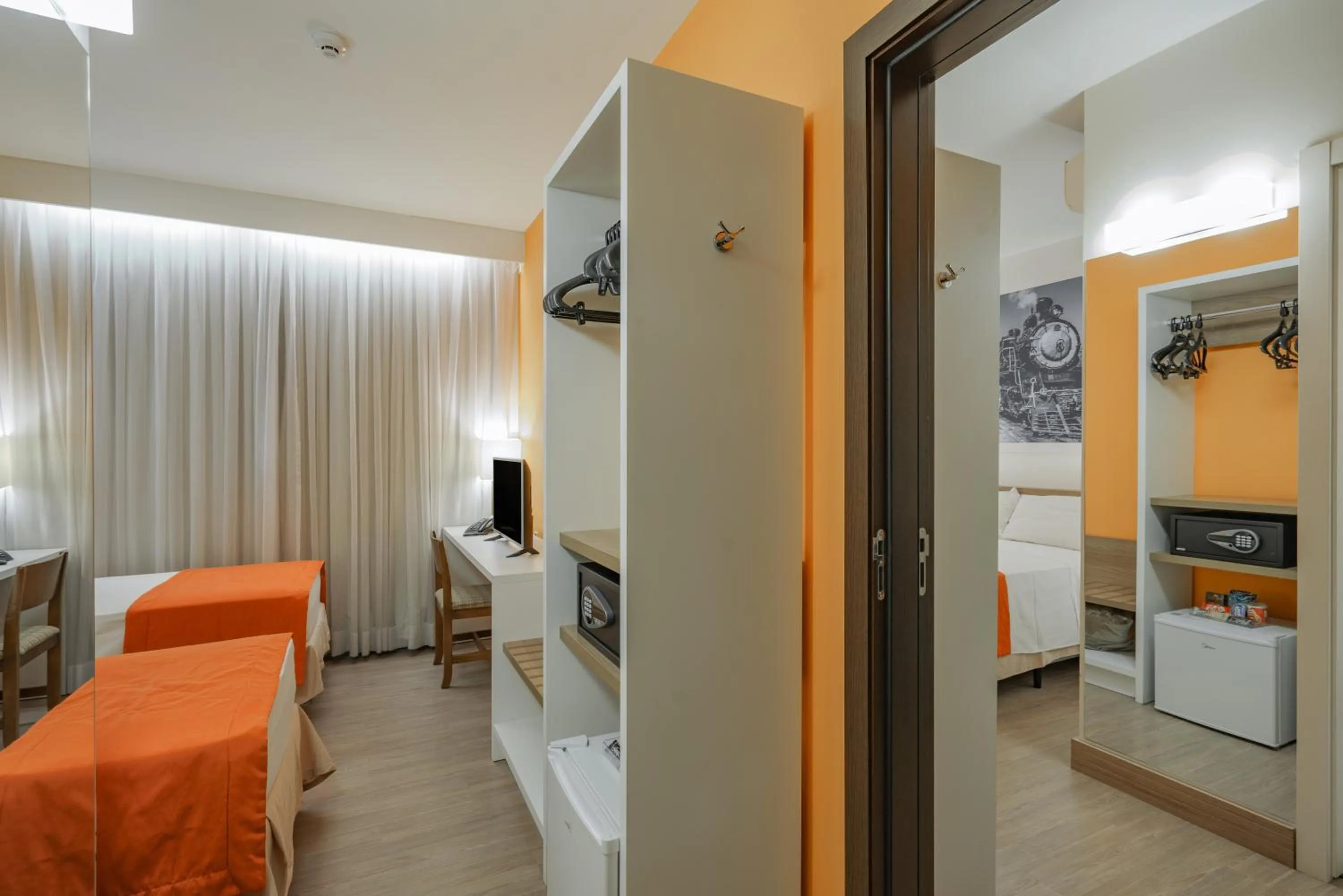 Family Standard Room Connecting Room - single occupancy - Disability Access  in Slim Bento Gonçalves