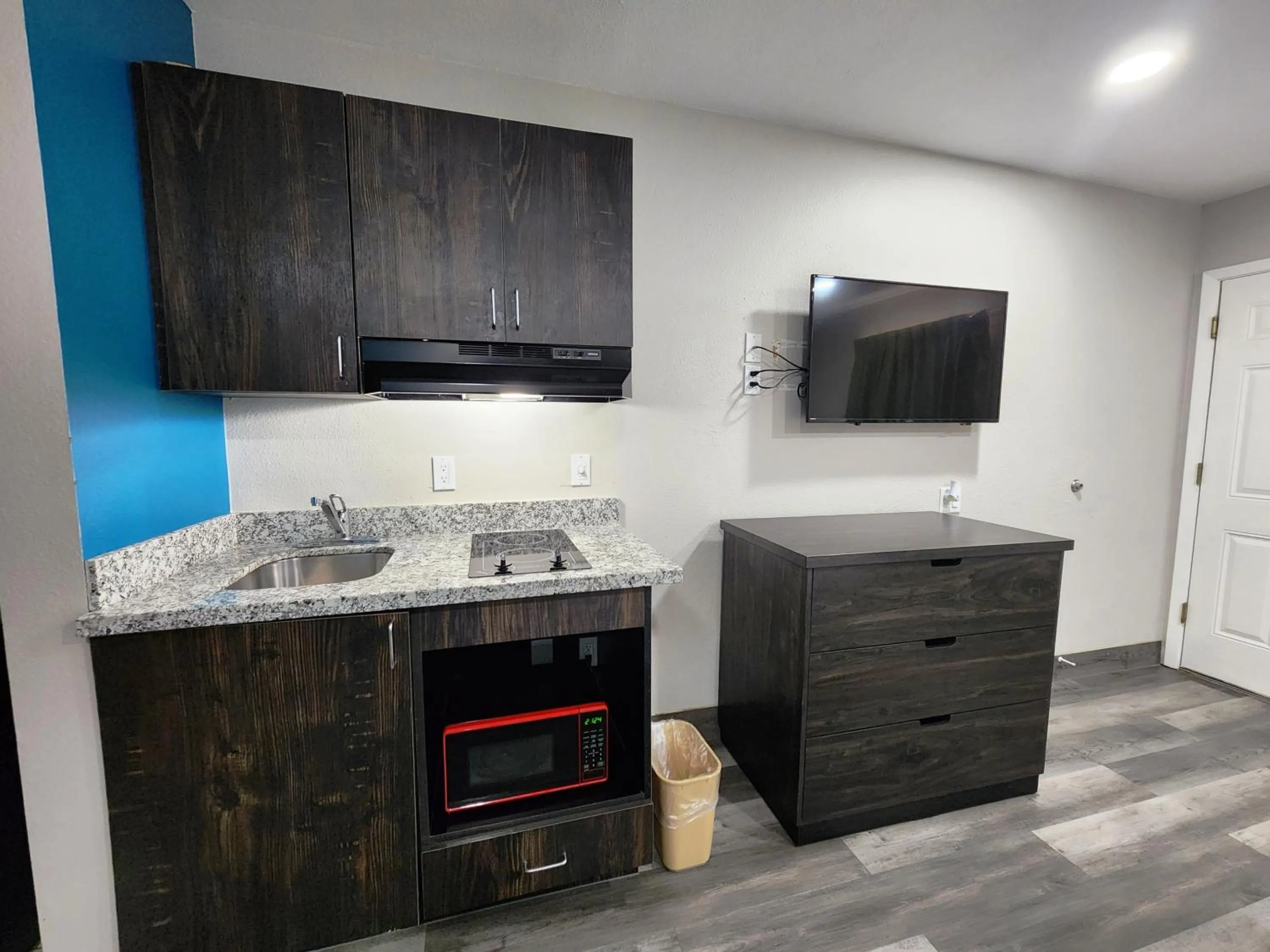 Superior King Room in Scottish Inn & Suites