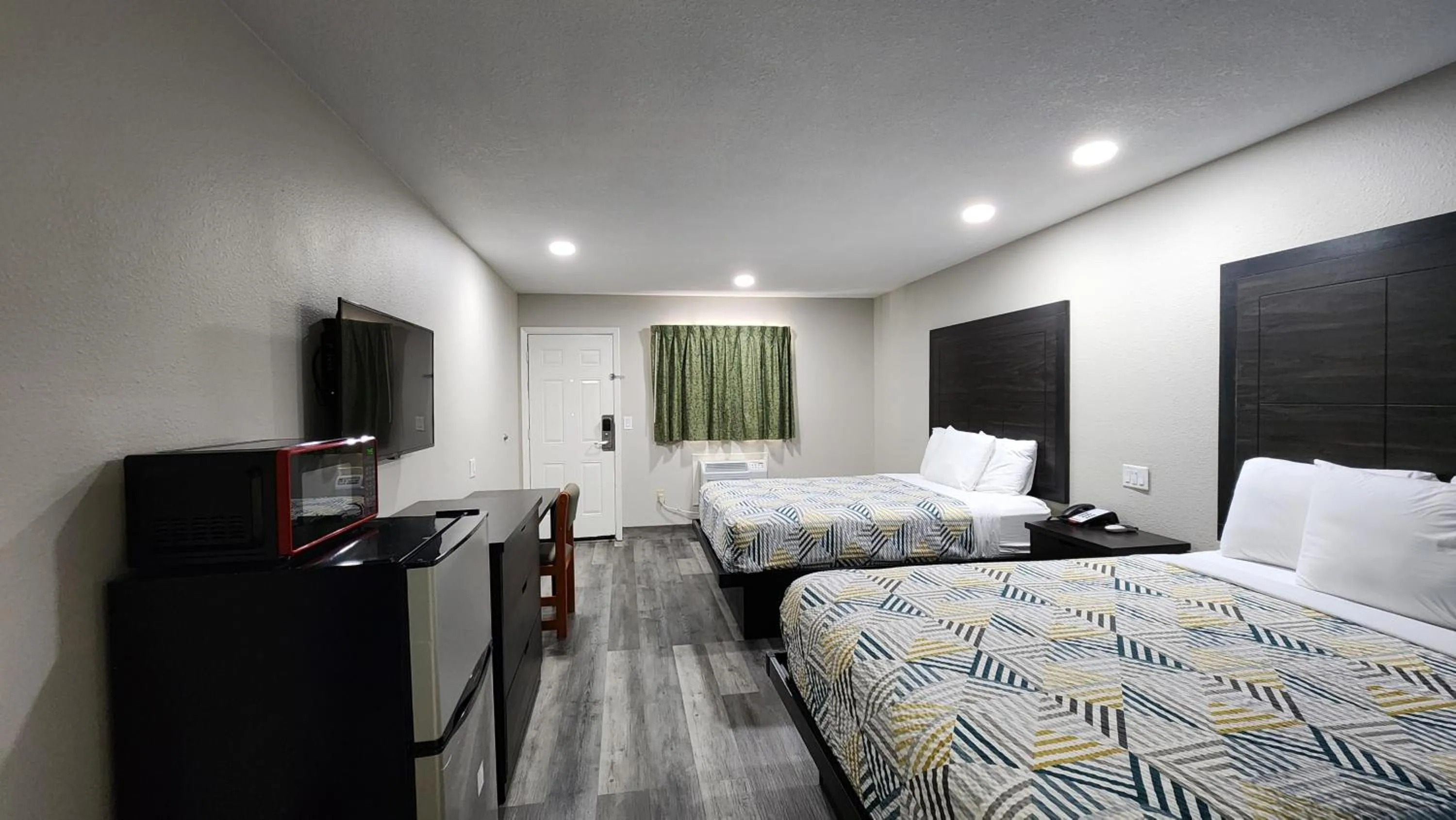 Standard Queen Room with Two Queen Beds in Scottish Inn & Suites